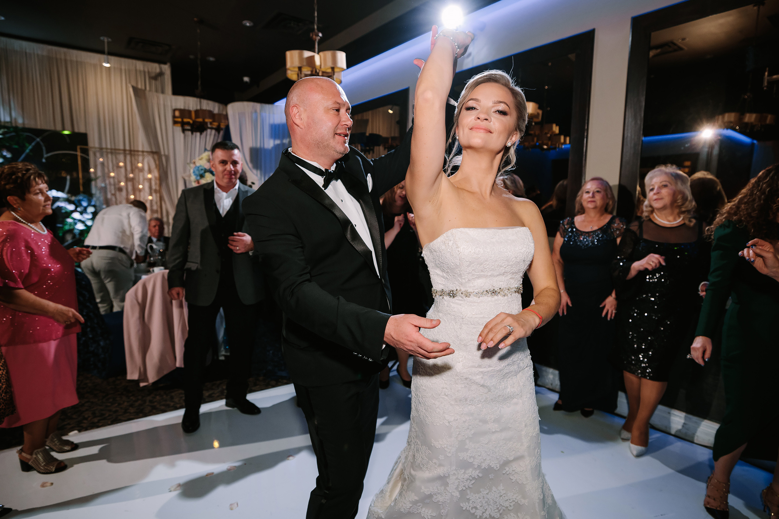 10.29.2022 Wedding. Wedding family event photographer in Chicago Nick Yushevich