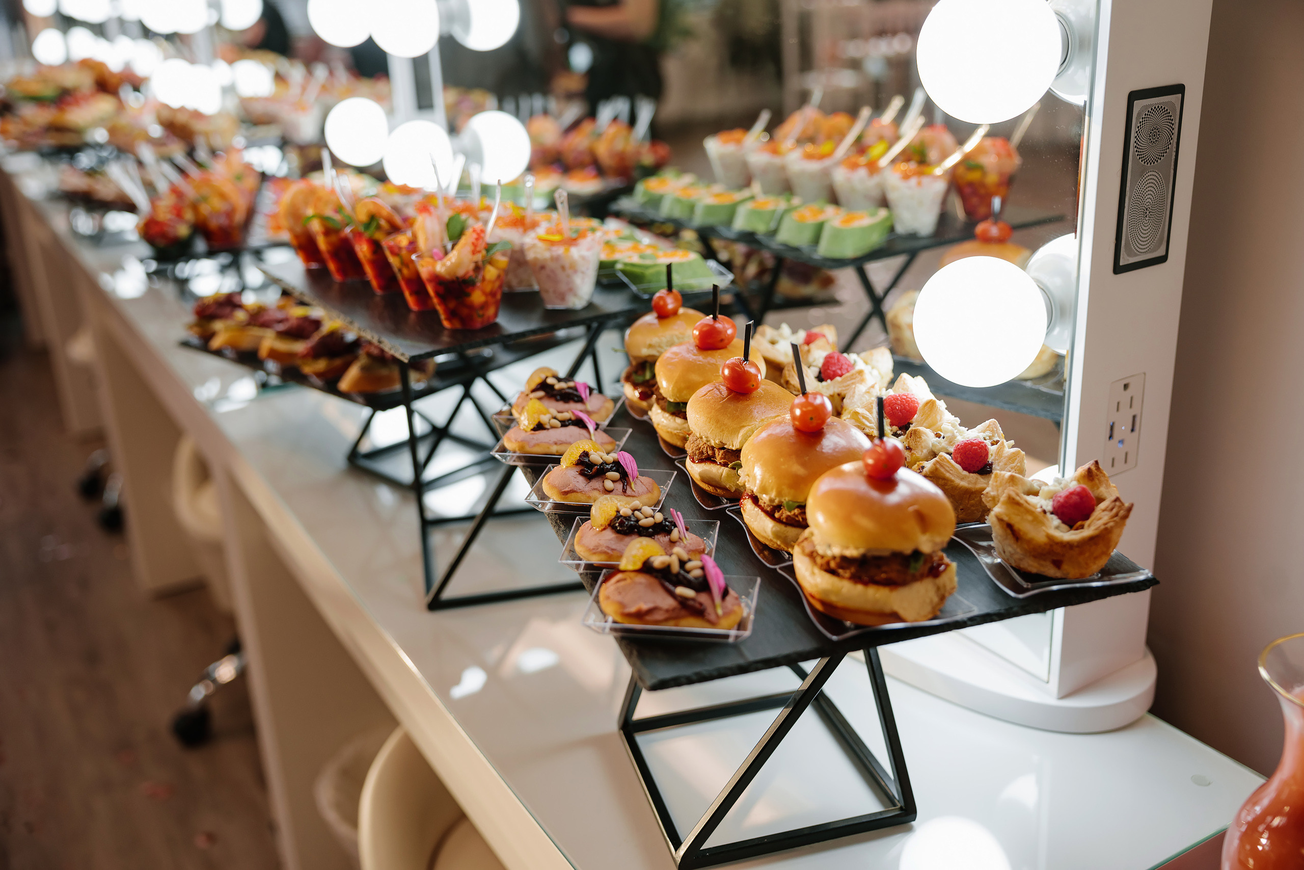 Grand Opening Trynkina Makeup 11.20.2022. Wedding family event photographer in Chicago Nick Yushevich