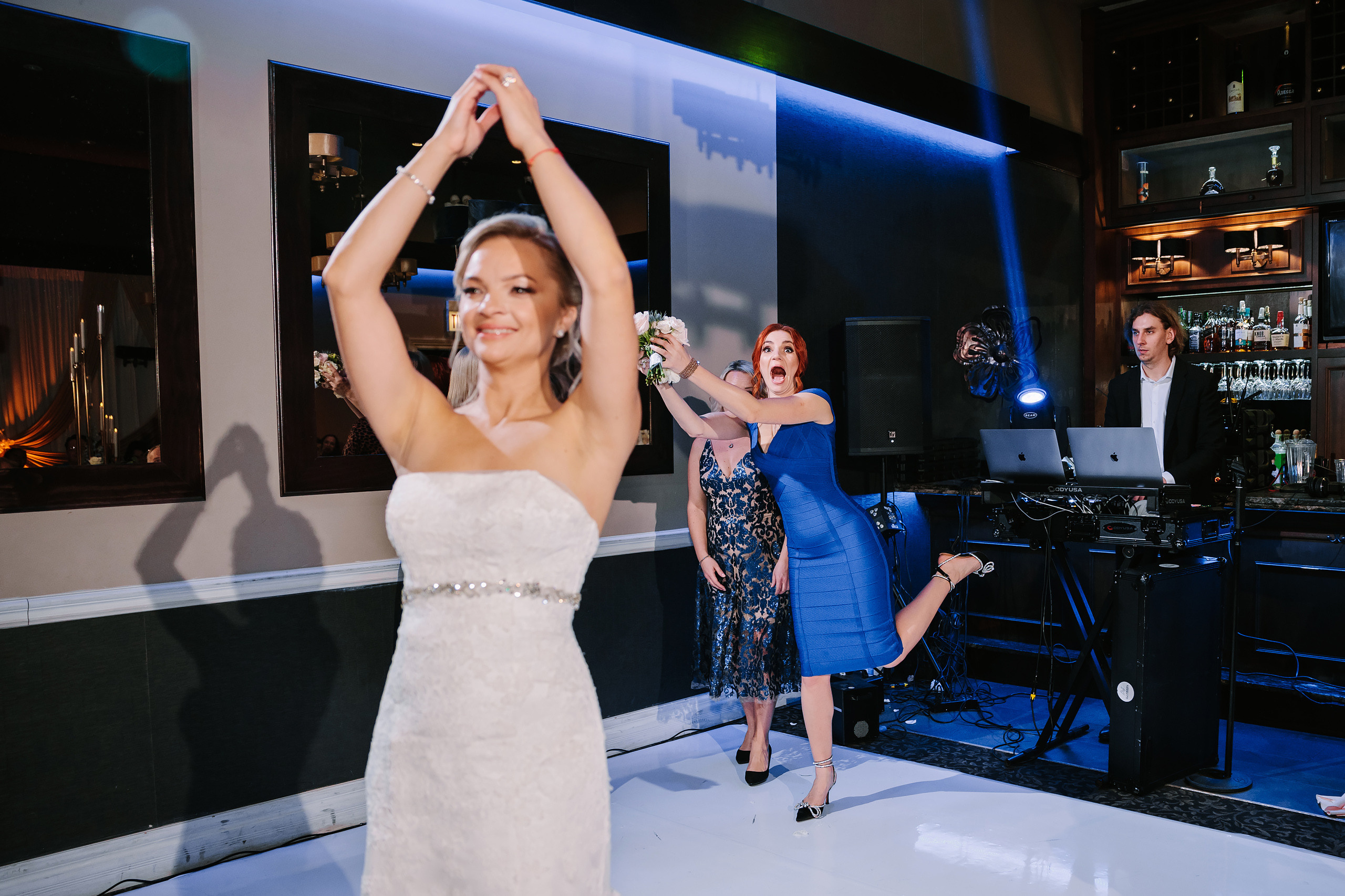 10.29.2022 Wedding. Wedding family event photographer in Chicago Nick Yushevich