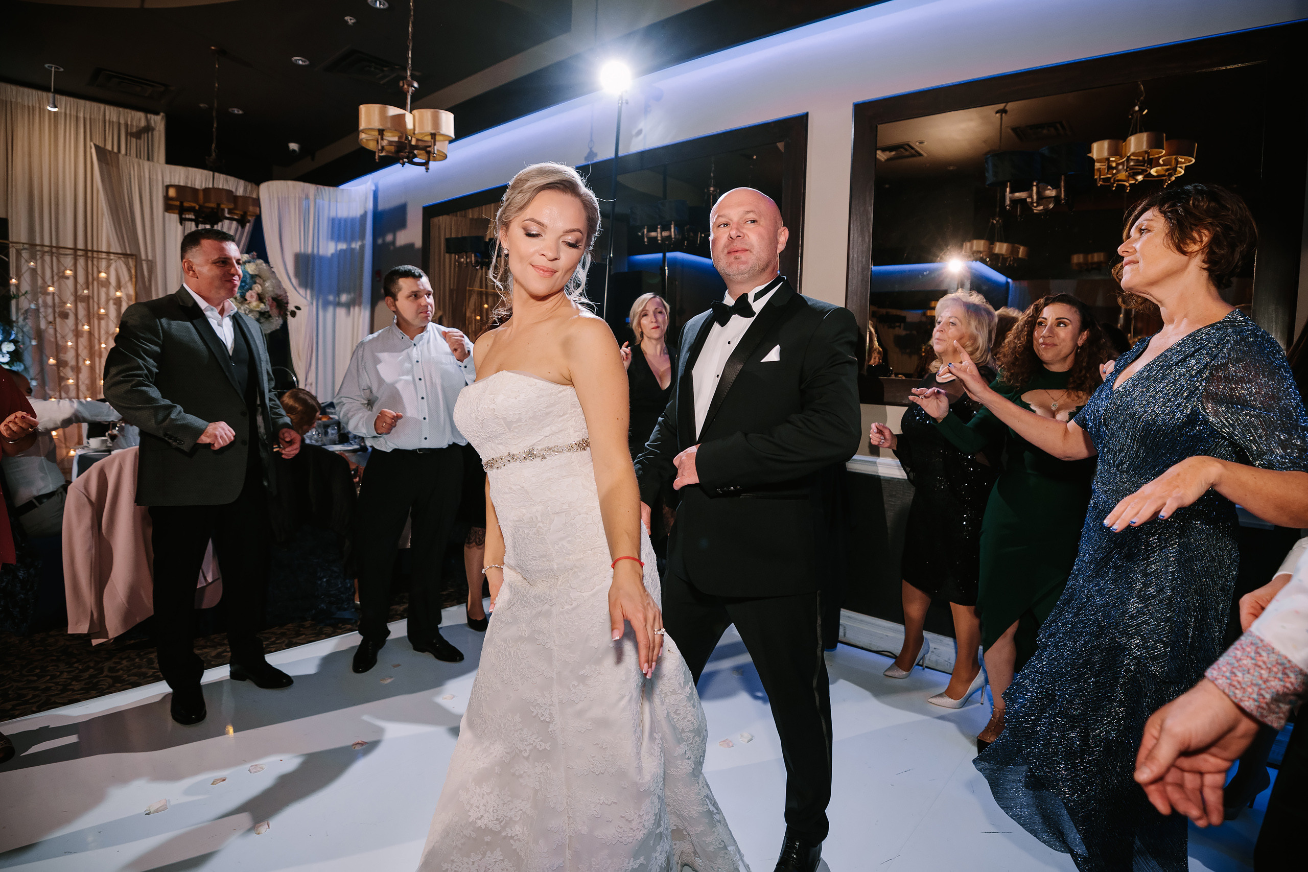 10.29.2022 Wedding. Wedding family event photographer in Chicago Nick Yushevich