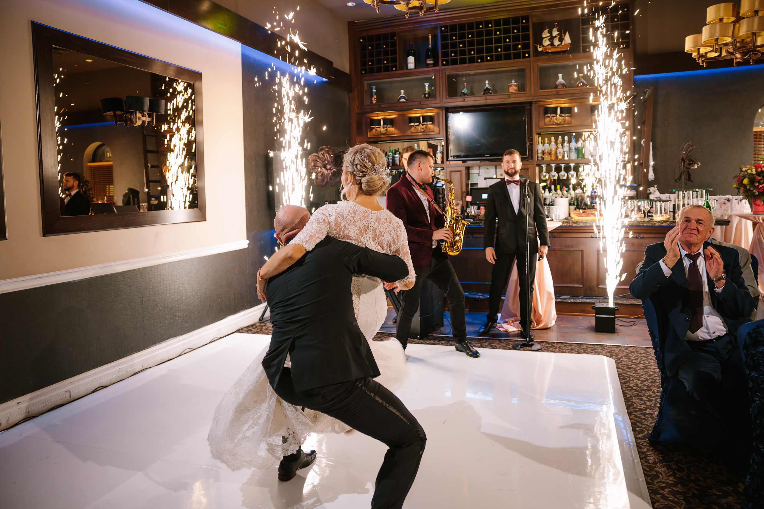 10.29.2022 Wedding. Wedding family event photographer in Chicago Nick Yushevich