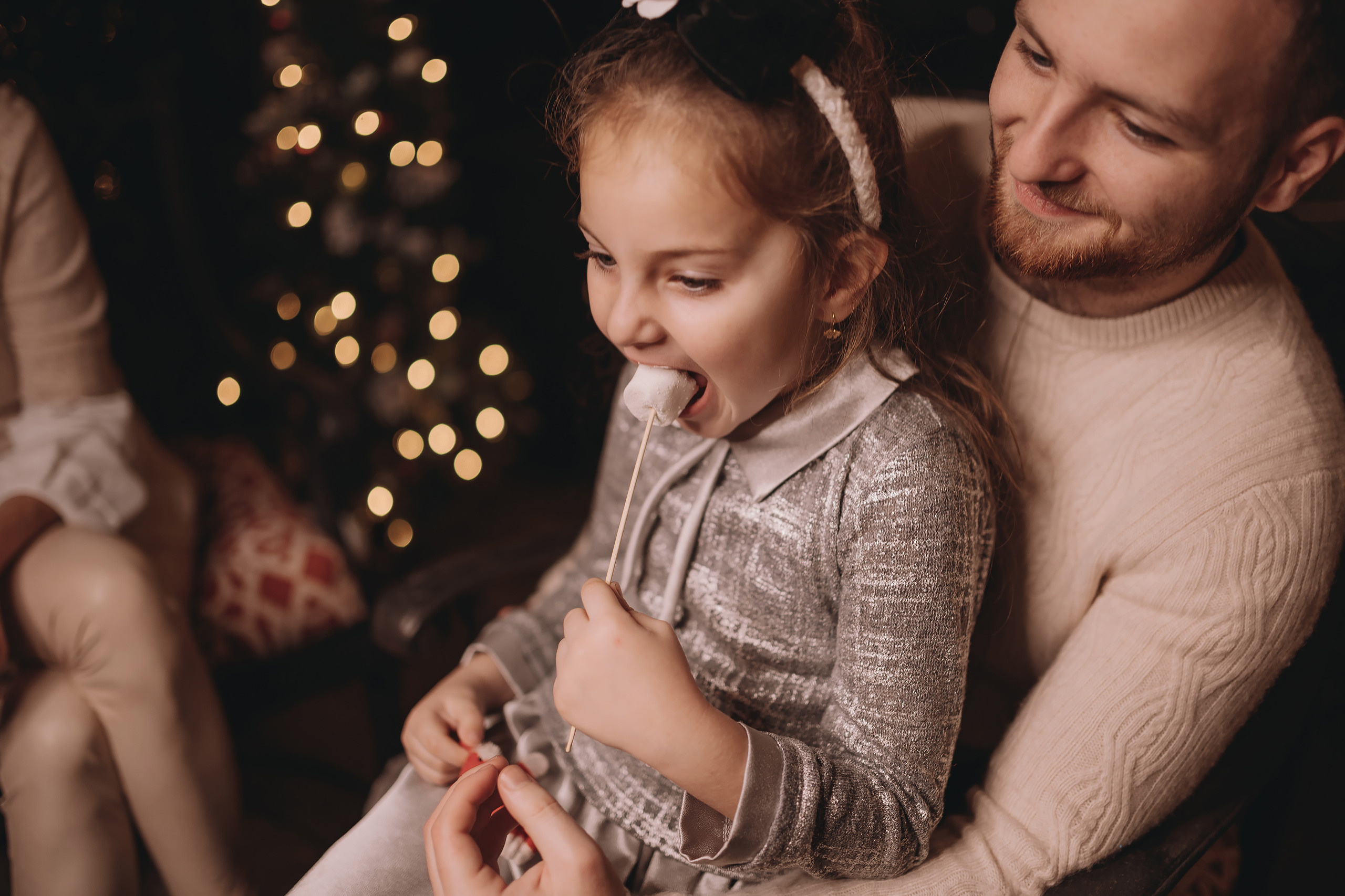 11.26.2022 Christmas Photoshoot. Wedding family event photographer in Chicago Nick Yushevich