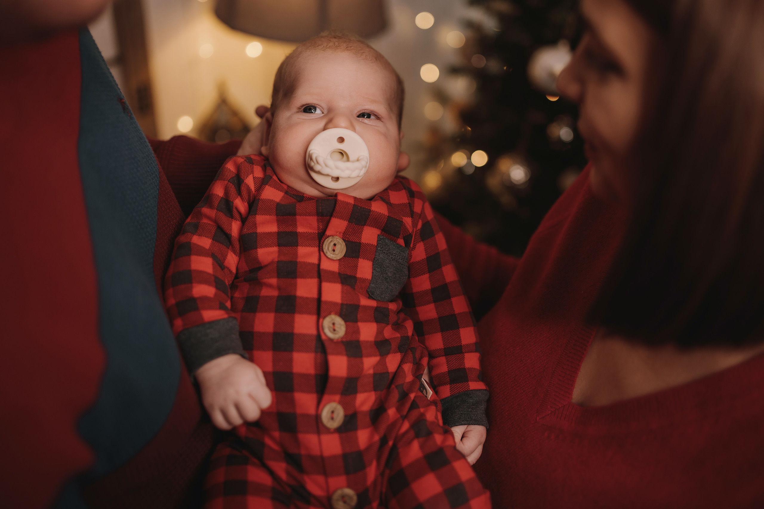 11.26.2022 Christmas Photoshoot 9. Wedding family event photographer in Chicago Nick Yushevich