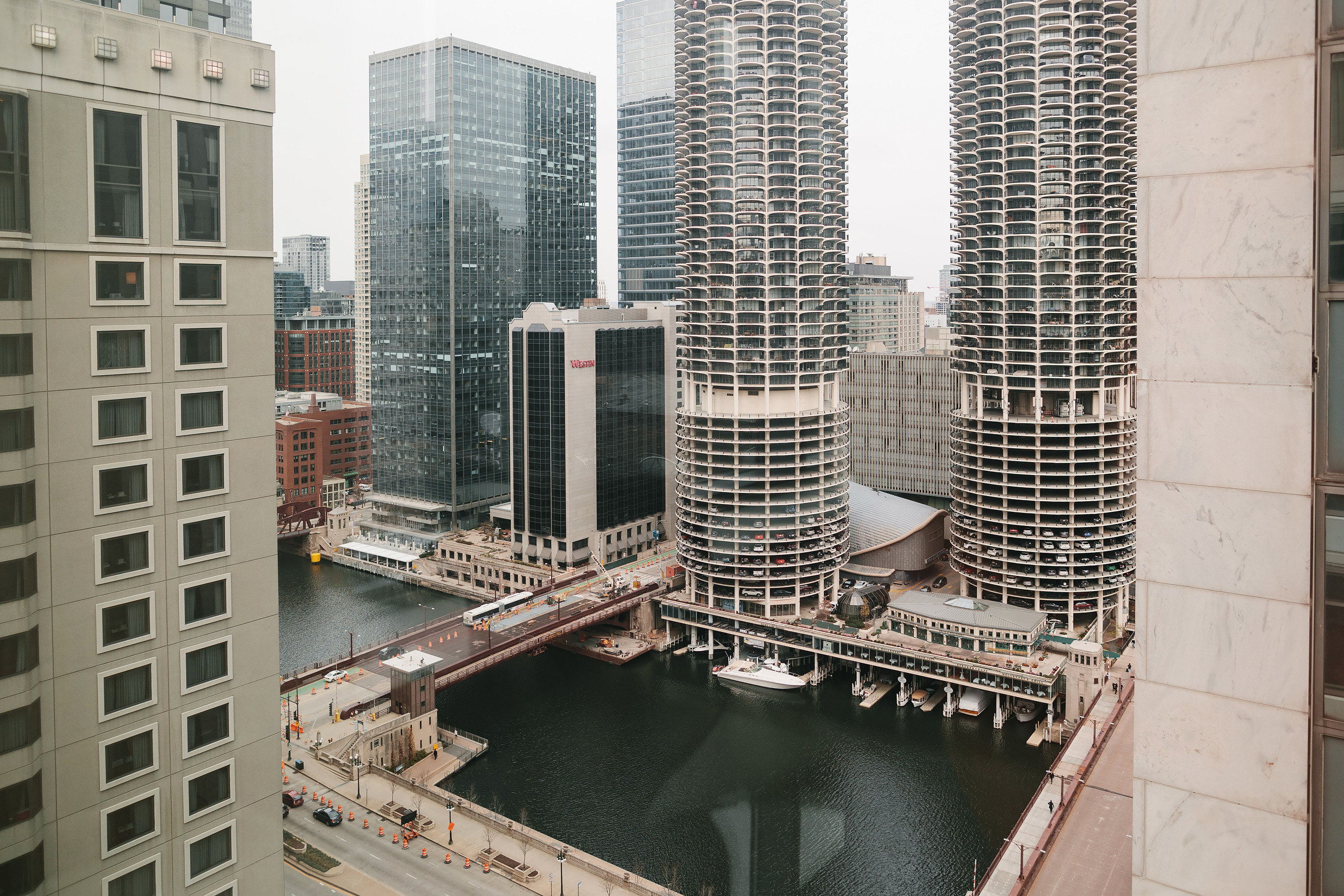 11.19.2022 Wedding. Wedding family event photographer in Chicago Nick Yushevich