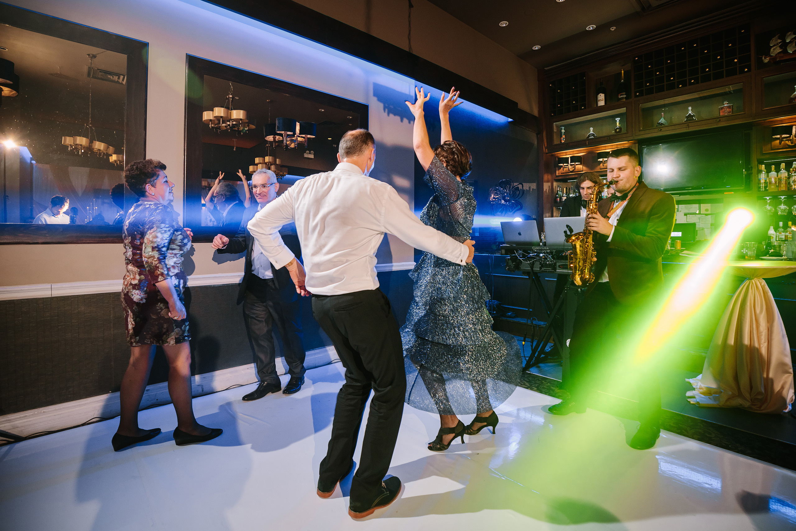 10.29.2022 Wedding. Wedding family event photographer in Chicago Nick Yushevich