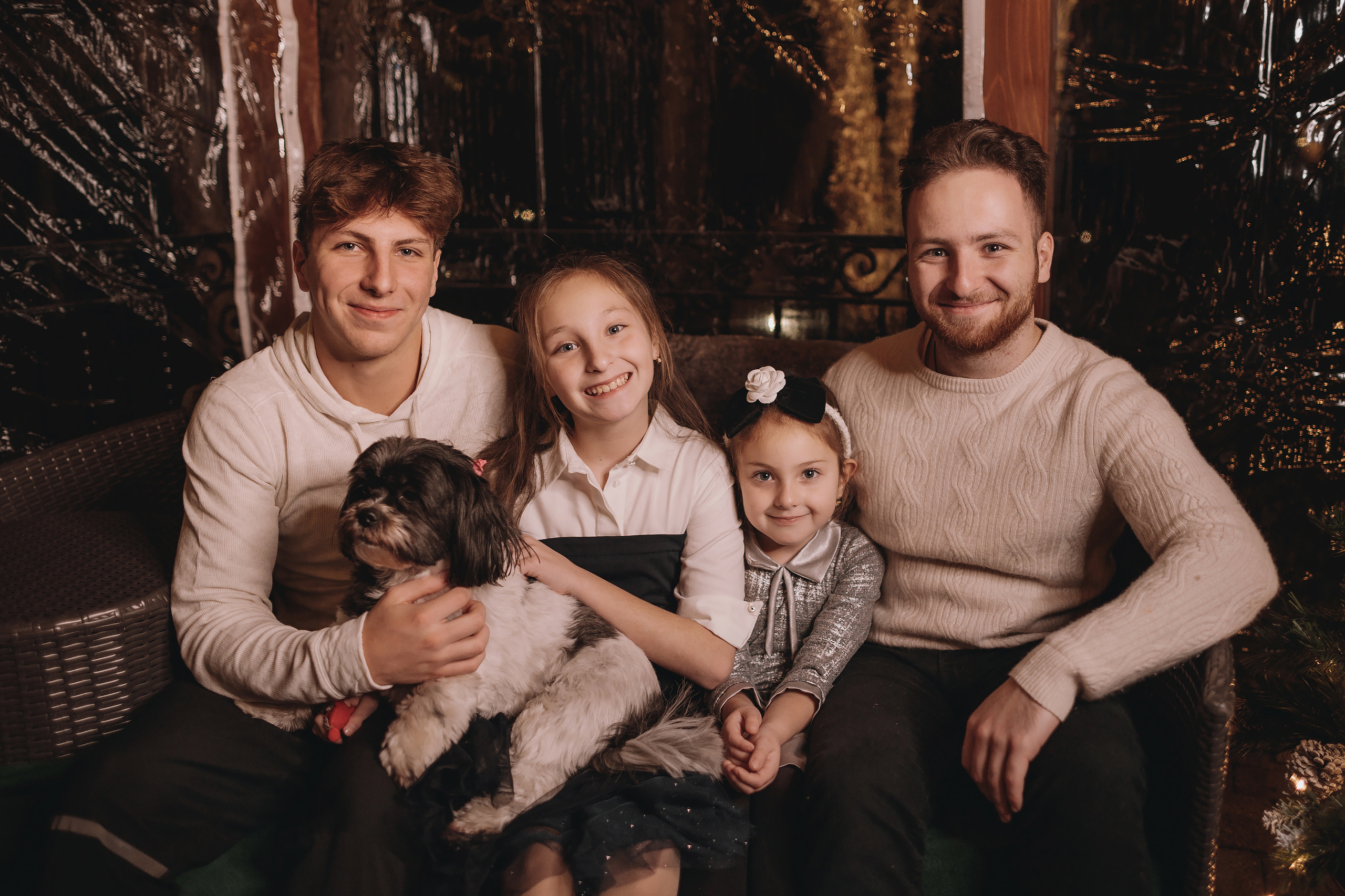 11.26.2022 Christmas Photoshoot. Wedding family event photographer in Chicago Nick Yushevich