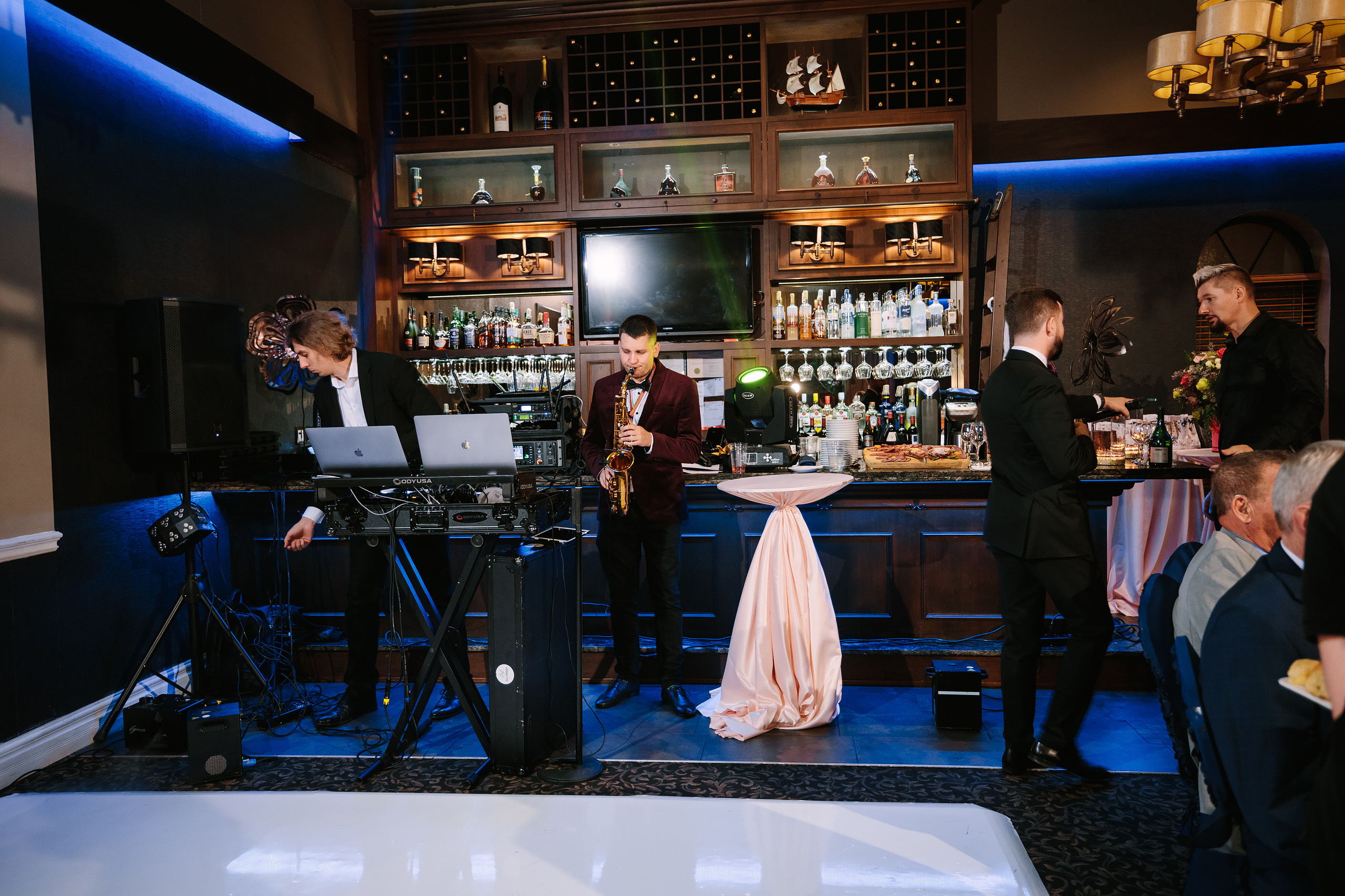 10.29.2022 Wedding. Wedding family event photographer in Chicago Nick Yushevich