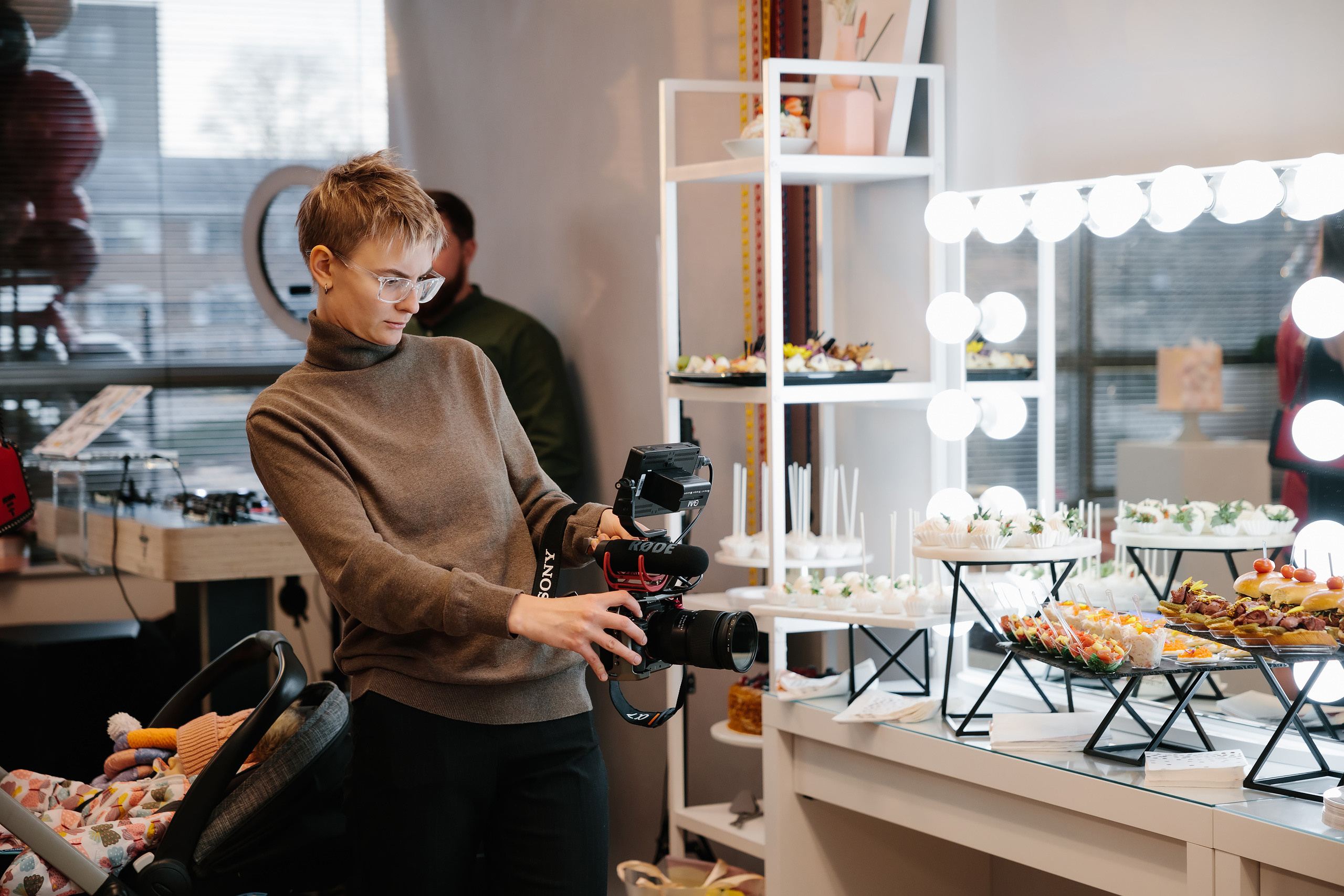 Grand Opening Trynkina Makeup 11.20.2022. Wedding family event photographer in Chicago Nick Yushevich