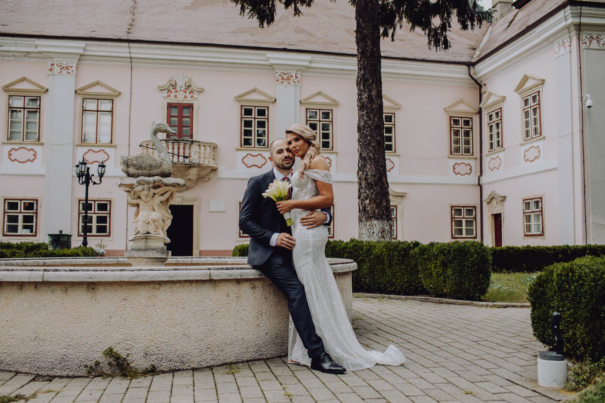 Liviu & Simona. Wedding & couple photographer from Romania Rut Vetan