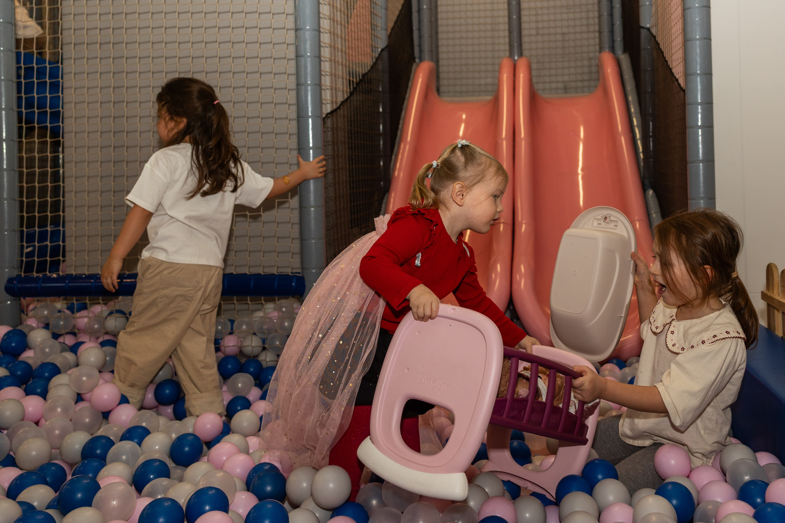 День рождения Артёма 24 января 2026 года. Семейный и детский фотограф в Варшаве Мила Бобровская