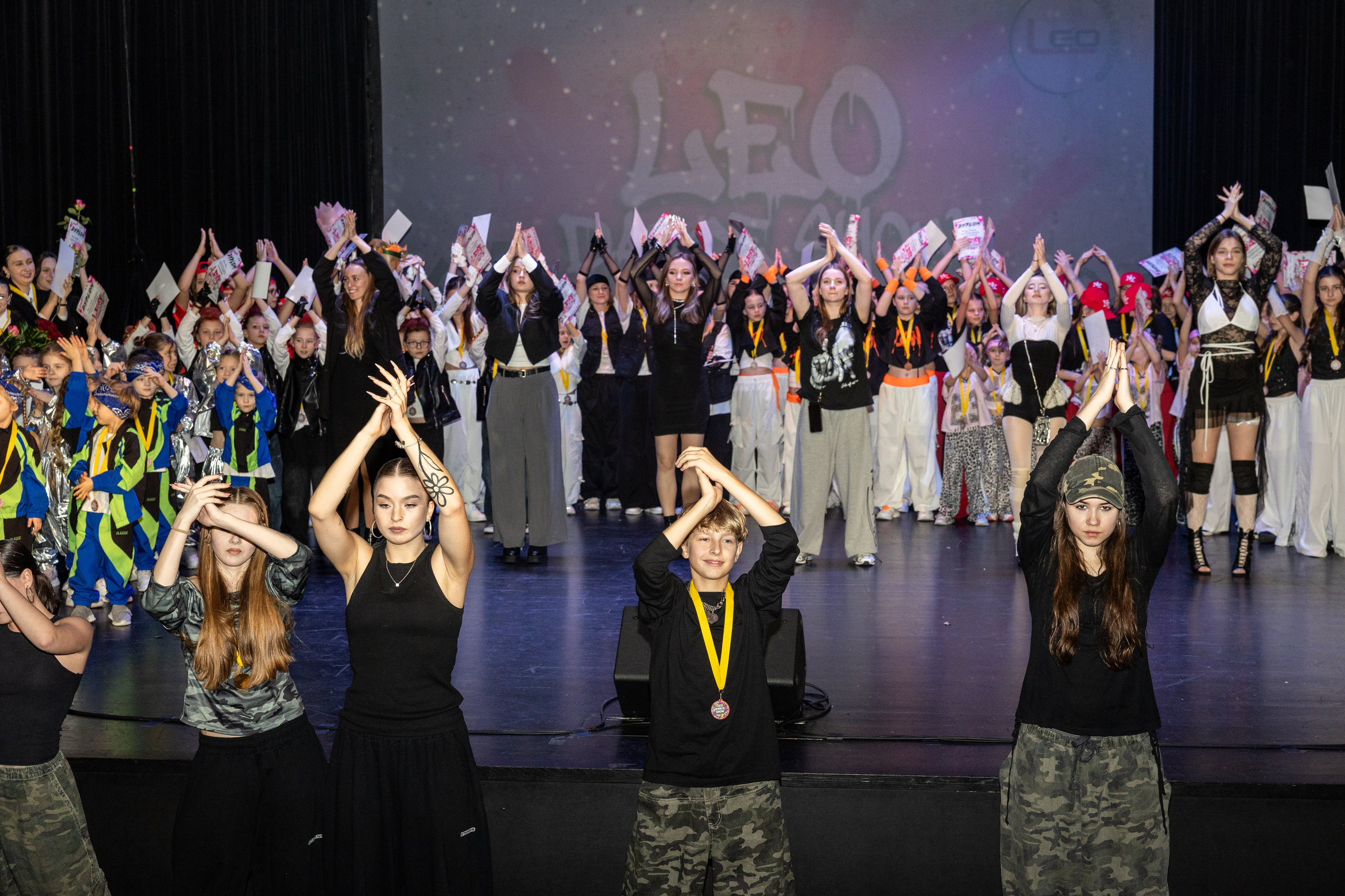 LEO DANCE SHOW WINTER 2025. Семейный и детский фотограф в Варшаве Мила Бобровская