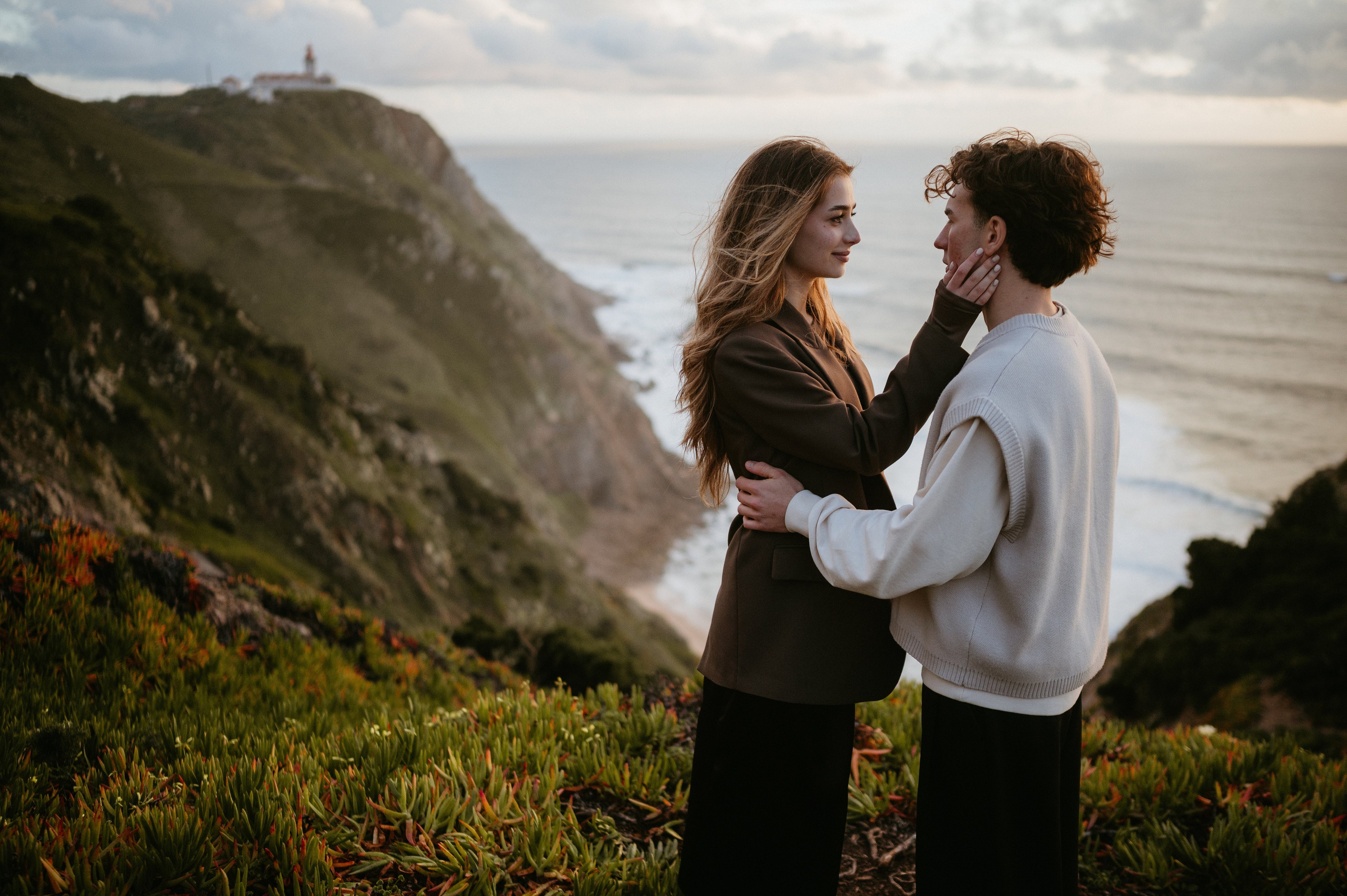 Praia da Ursa – ședință foto de cuplu într-un loc magic din Portugalia. Valentin Melen — wedding photographer