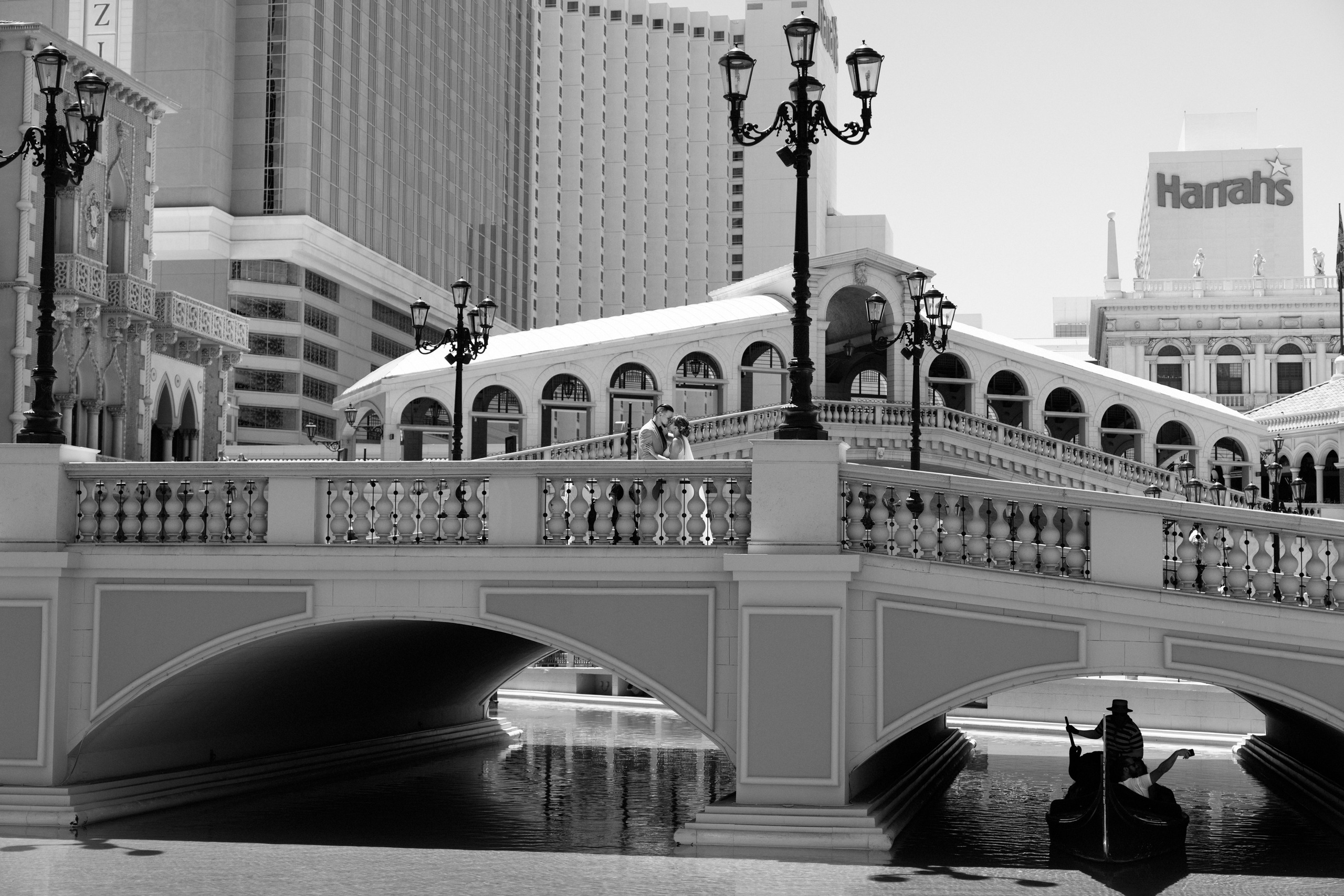 Anastasia&Alex. Wedding & elopement photographer Viktoriya Kravtsov. Las Vegas