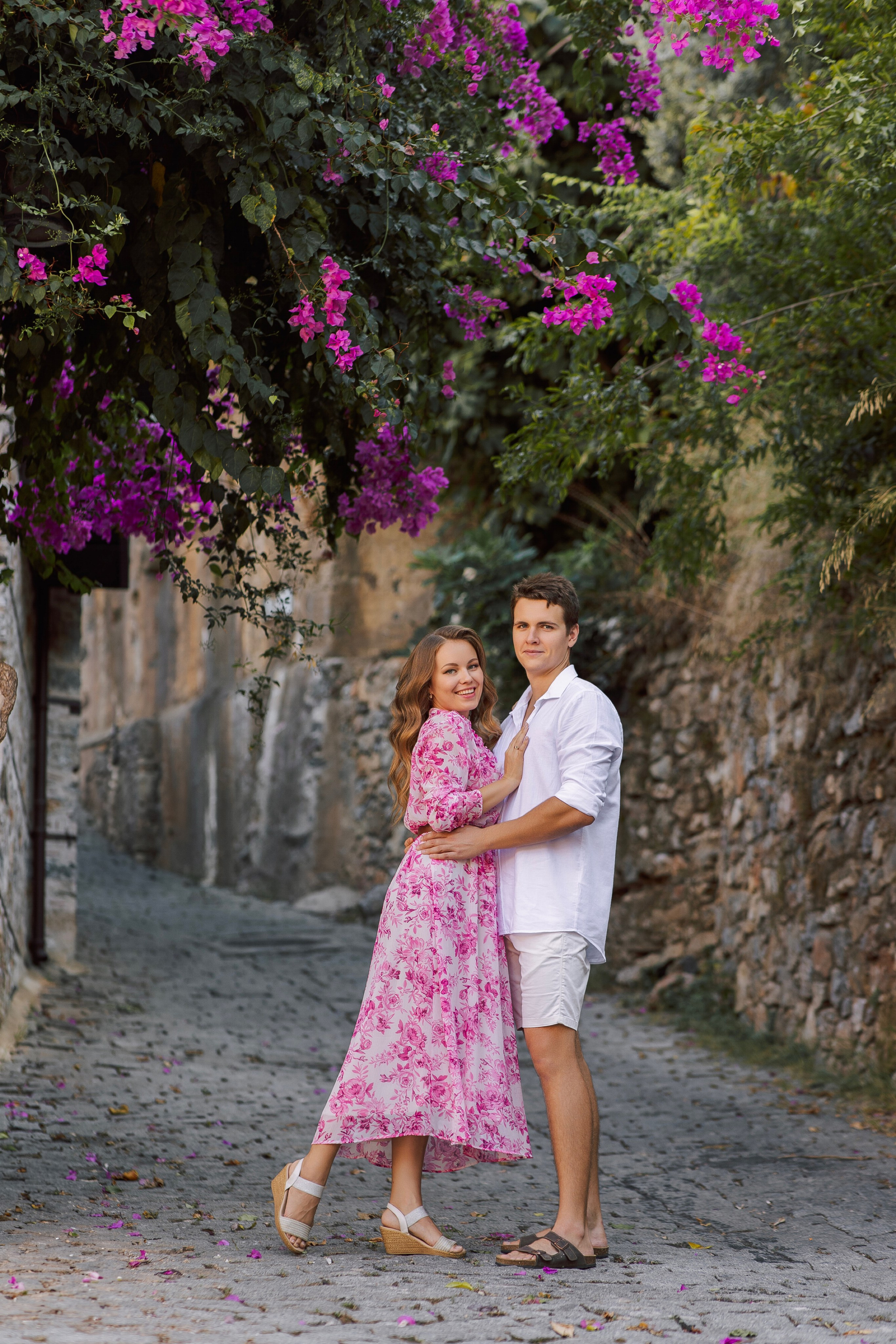 Family Walk in Alanya Old City | Colourful Streets Photoshoot. Professional Photographer in Alanya, Side, Belek, Antalya. Turkiye