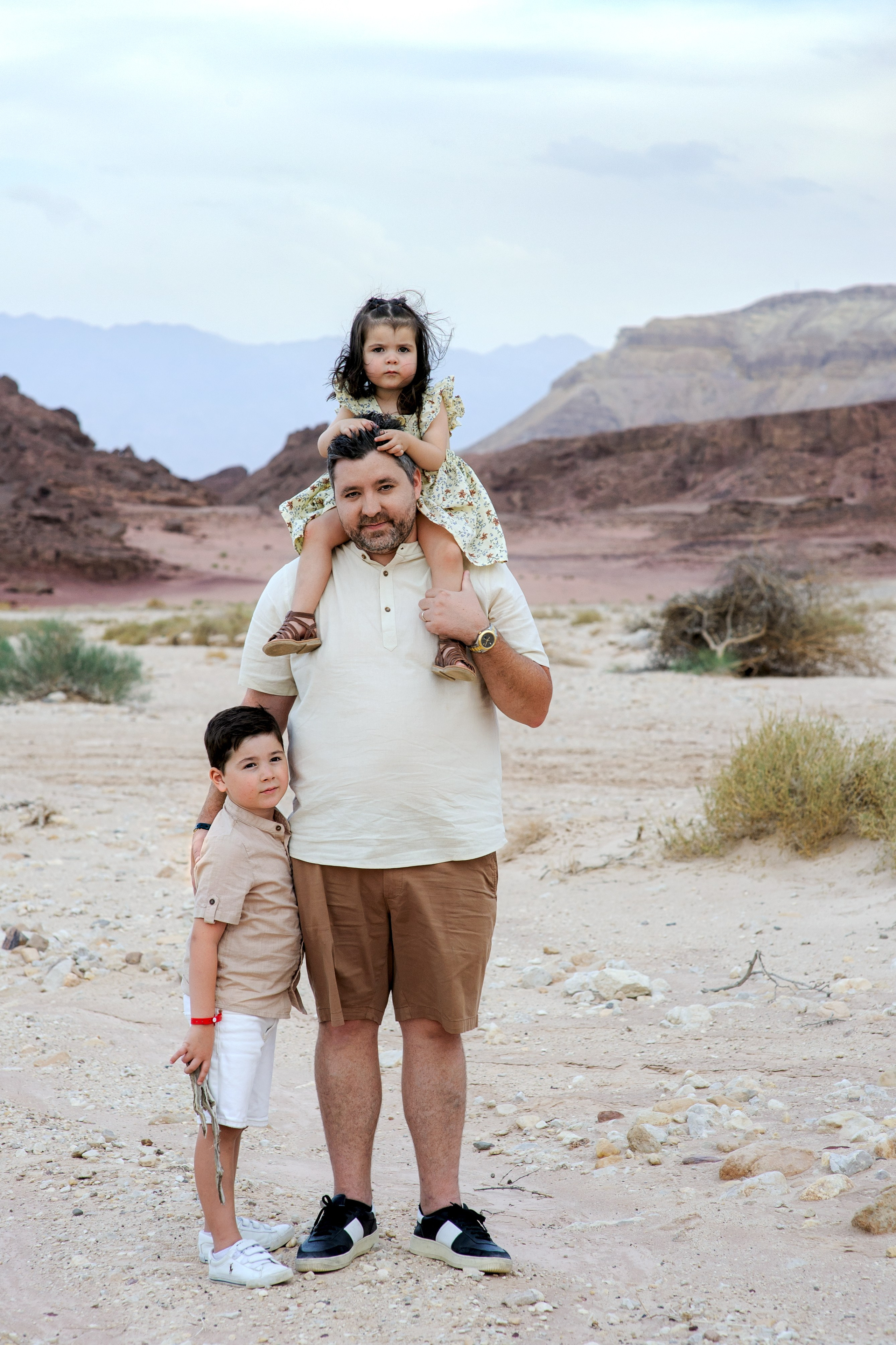 Family photoshooting in the Timna park_Laura&family. Family children pregnancy love stories photographer in Eilat Israel Olga Amchislavsky