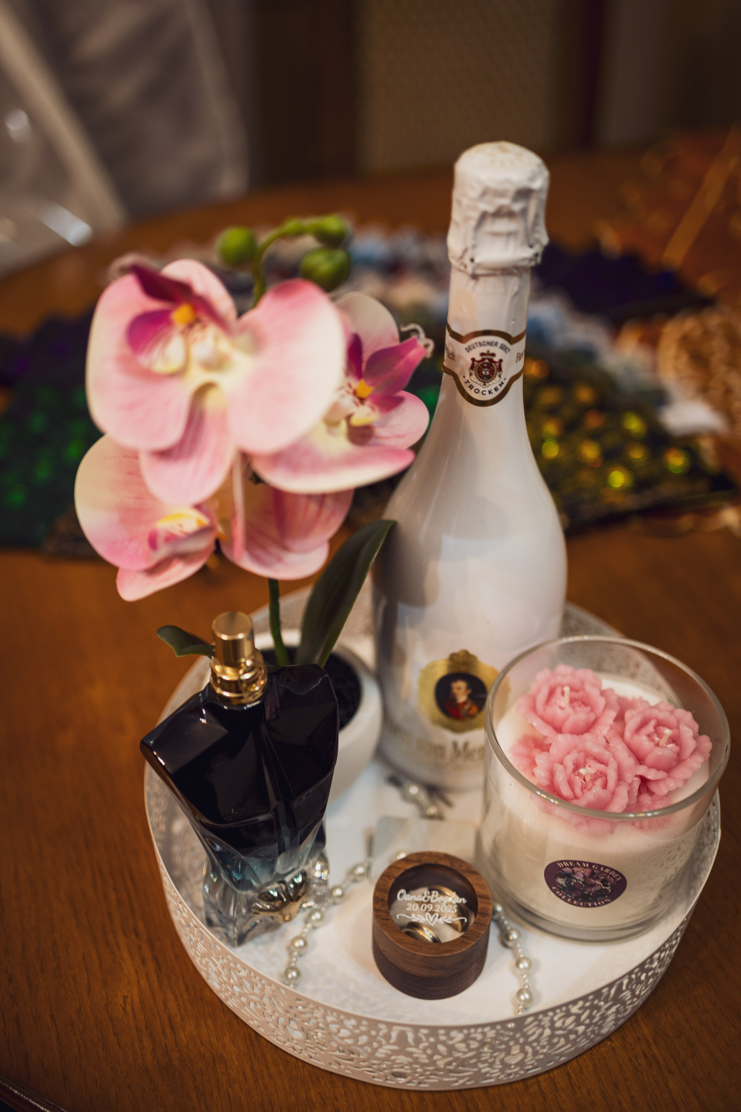 Bogdan & Oana. Acasă