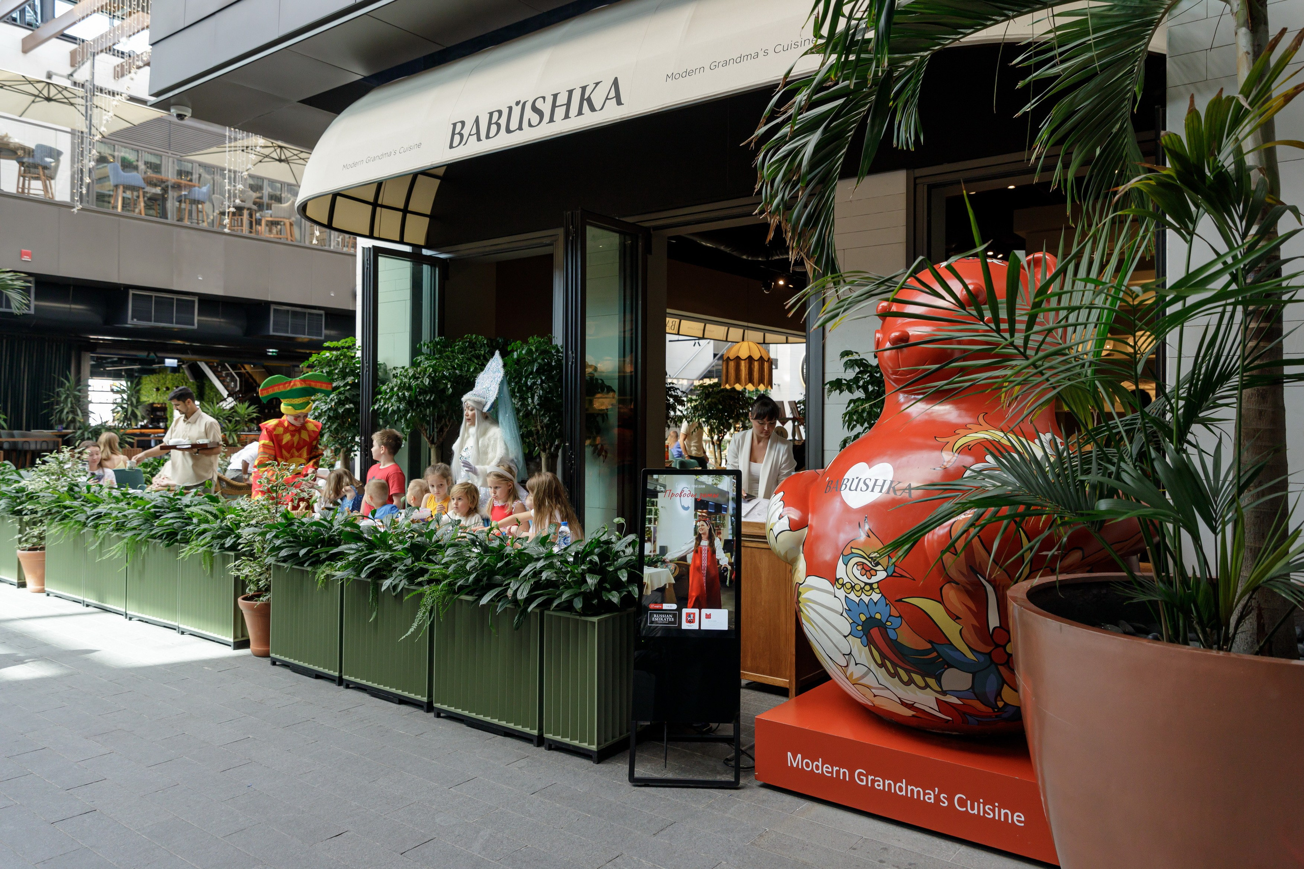 Maslenitsa at Babushka Restaurant, Dubai 2024. Photographer Anna Curly | Weddings and Events in Dubai