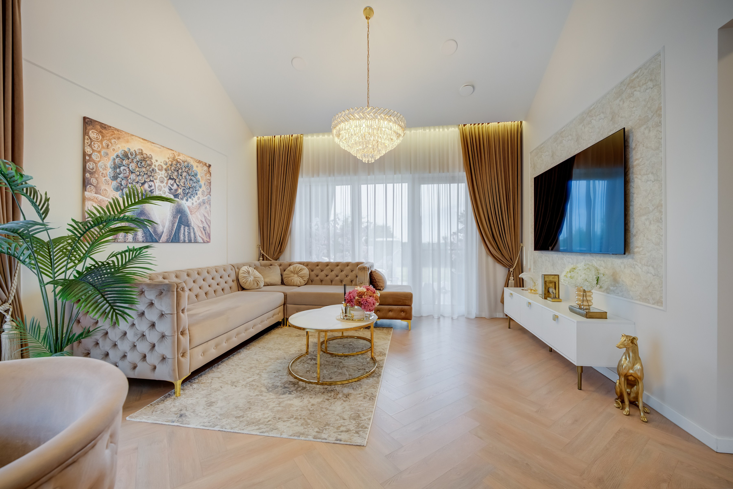 Lentvaris, gražus namas. Elina Sapiega fotografė Vilniuje