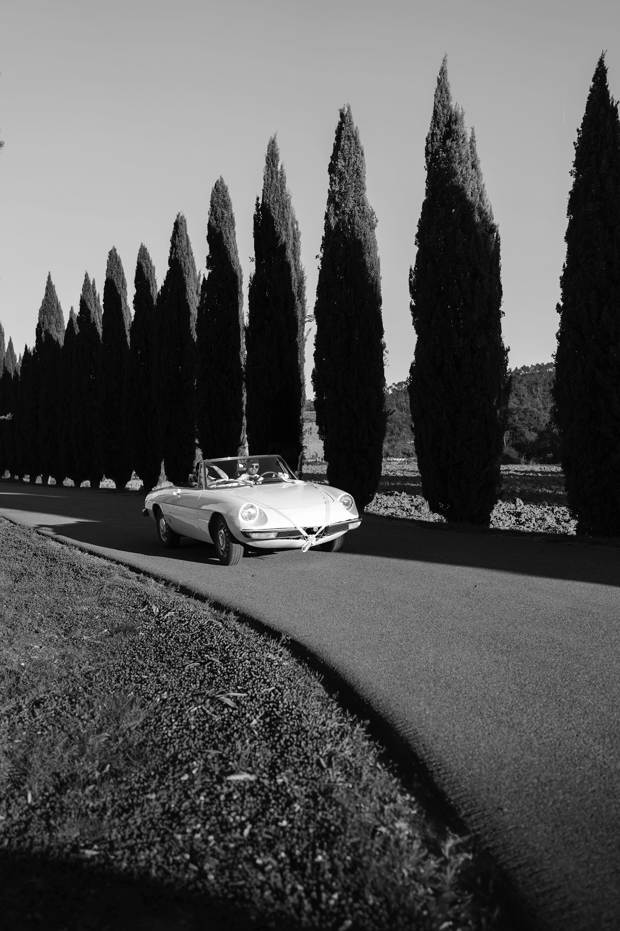 Ginevra and Avi — Abbazia di San Galgano, Tuscany. Destination Wedding Photographers and content creators based in Spain