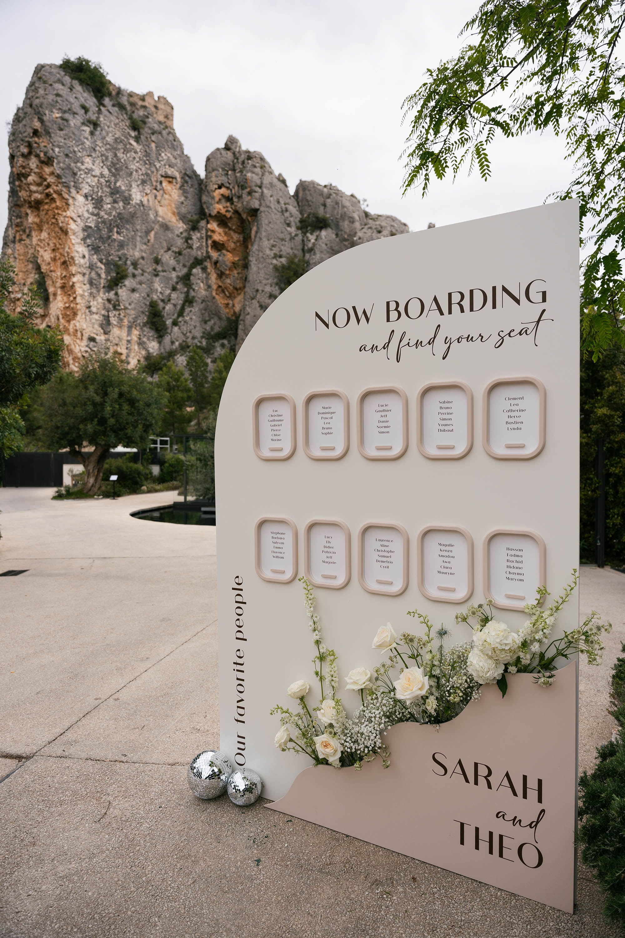 Sarah and Theo — VIVOOD. Fotógrafos de bodas de destino y creadores de contenido con base en España