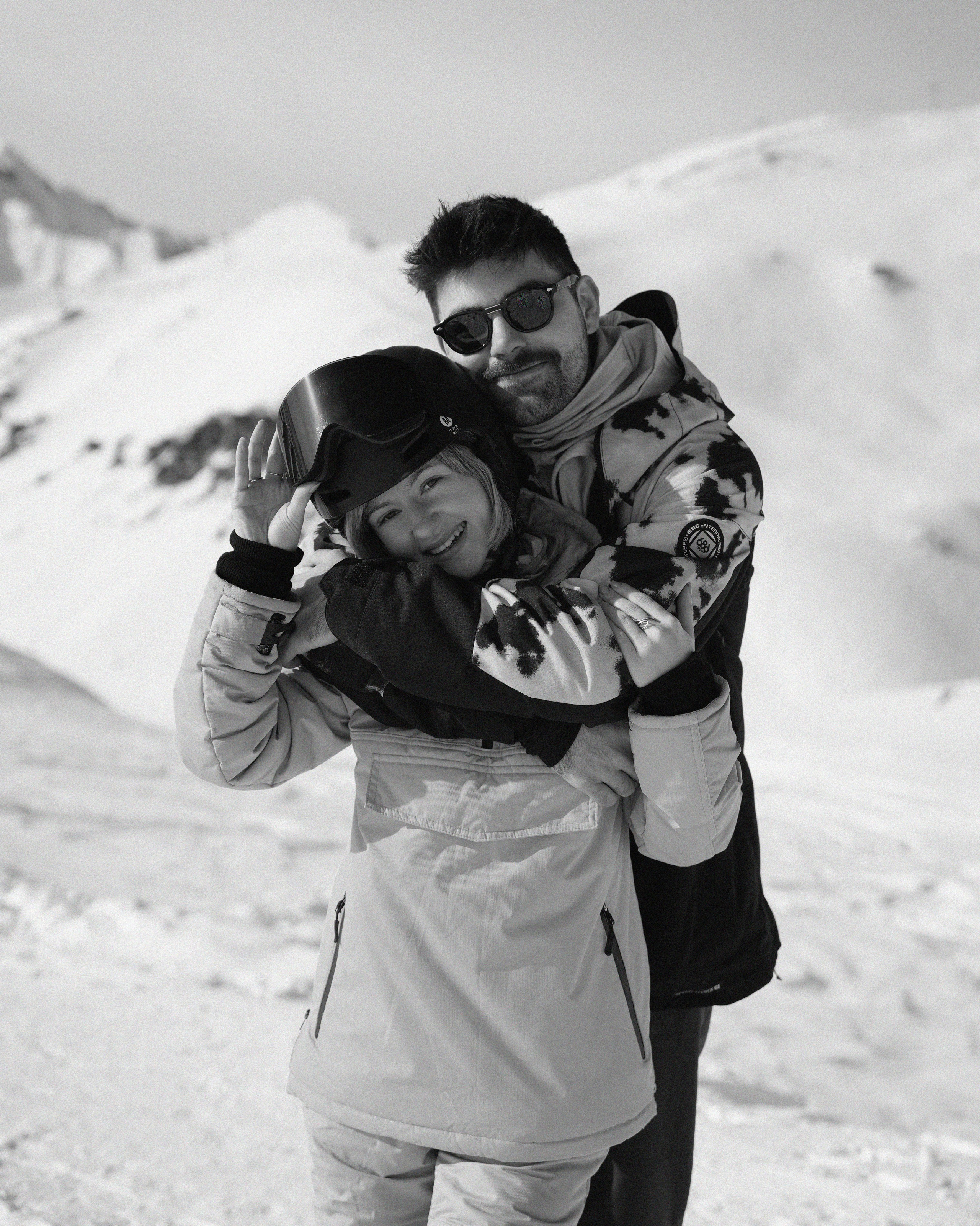 Couple winter photo shoot on the slopes of Gudauri Ski Resort, Georgia