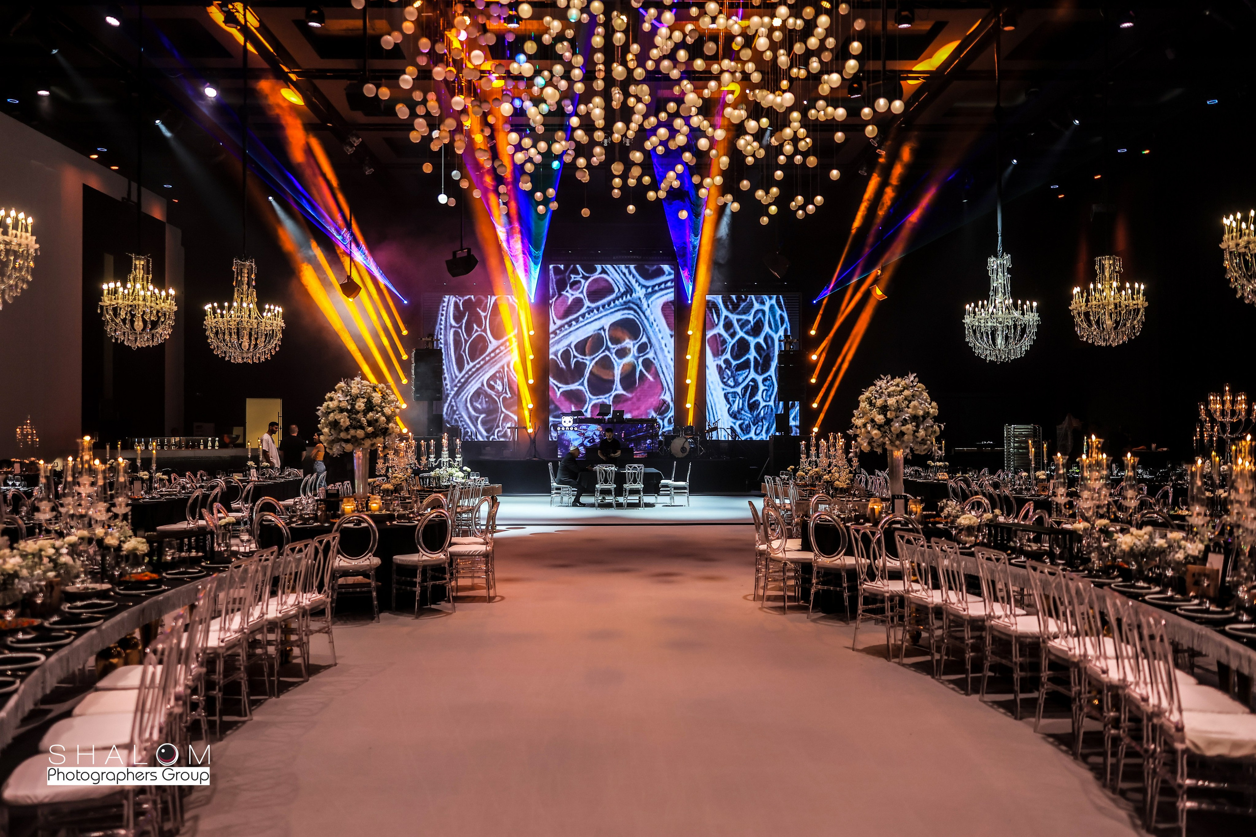 VIA / BASICO. Wedding and events photographers Studio Shalom