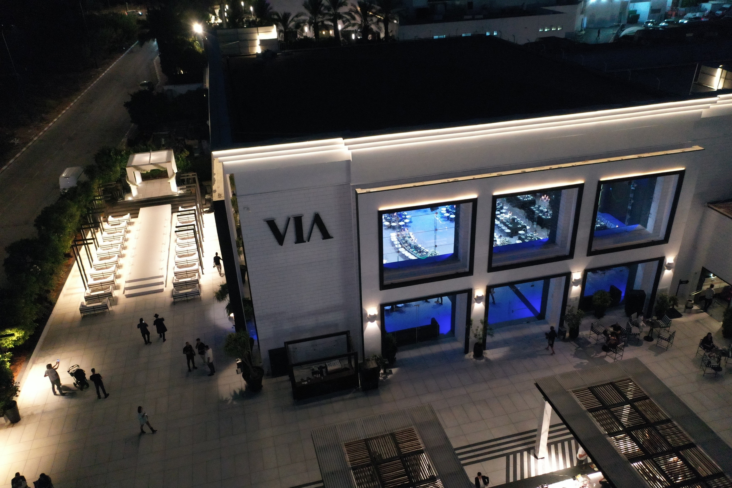 VIA / BASICO. Wedding and events photographers Studio Shalom