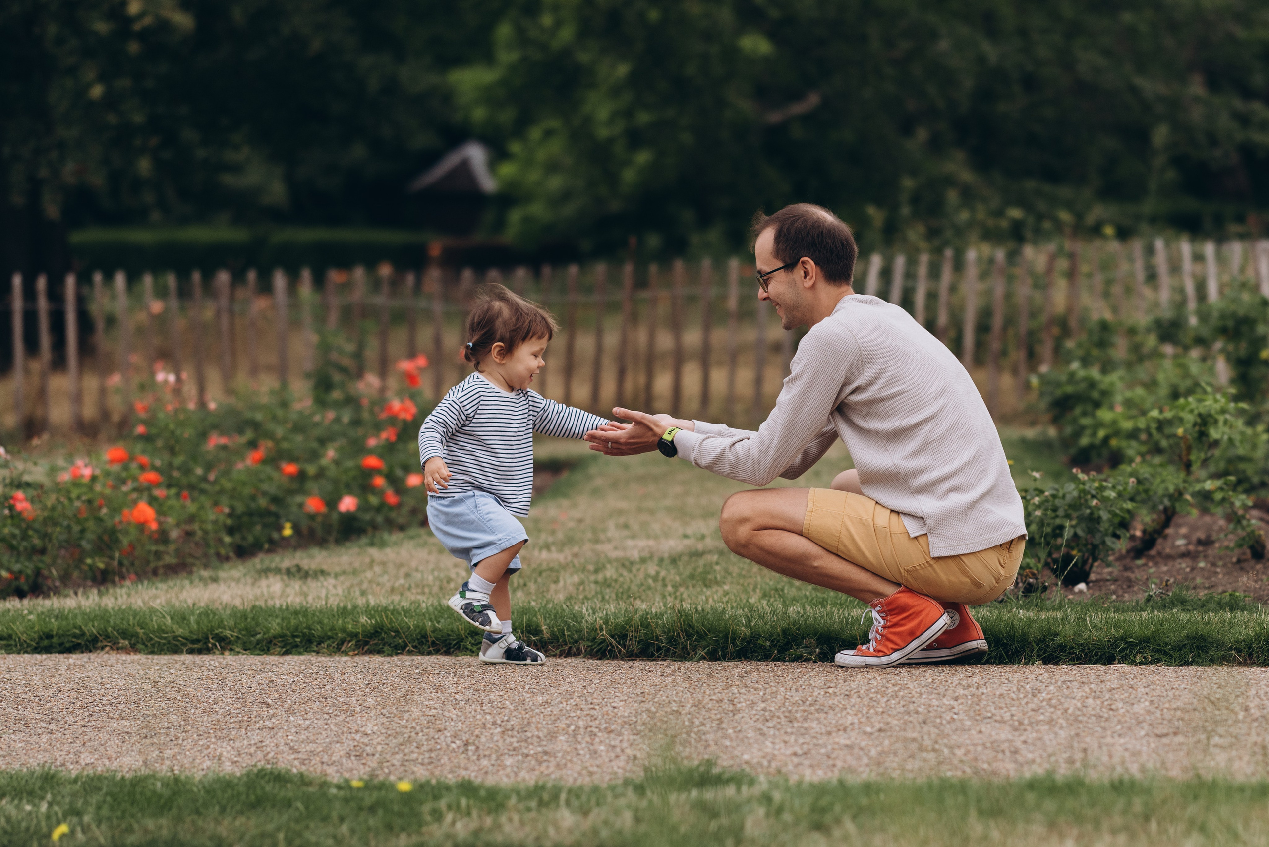 Milena with parents (Greenwich Park). Anastasia Klink, Photographer in London