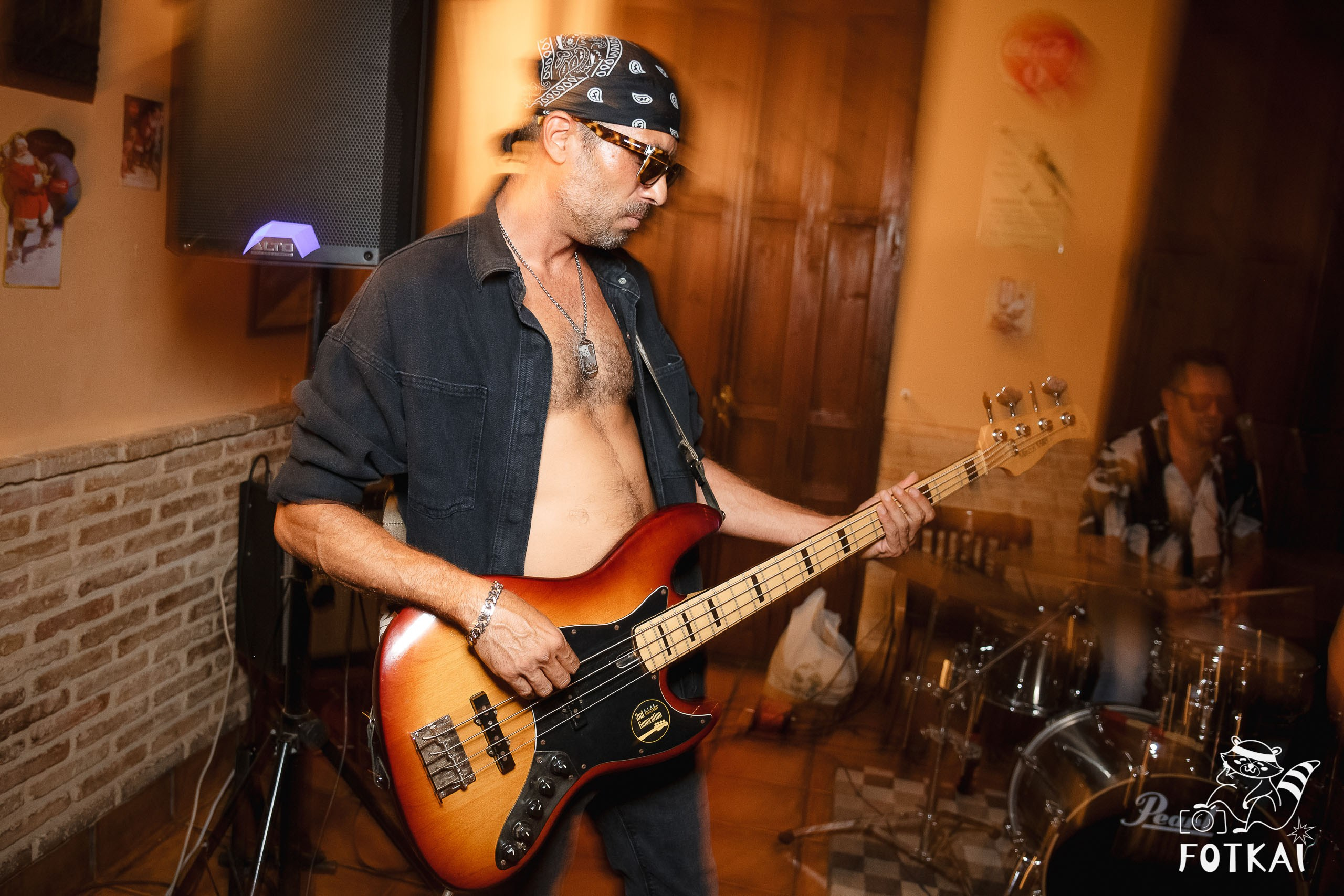 Stones of the Coast en Café Aljibe Rojales: Reportaje fotográfico 30.08.25 | FOTKAI