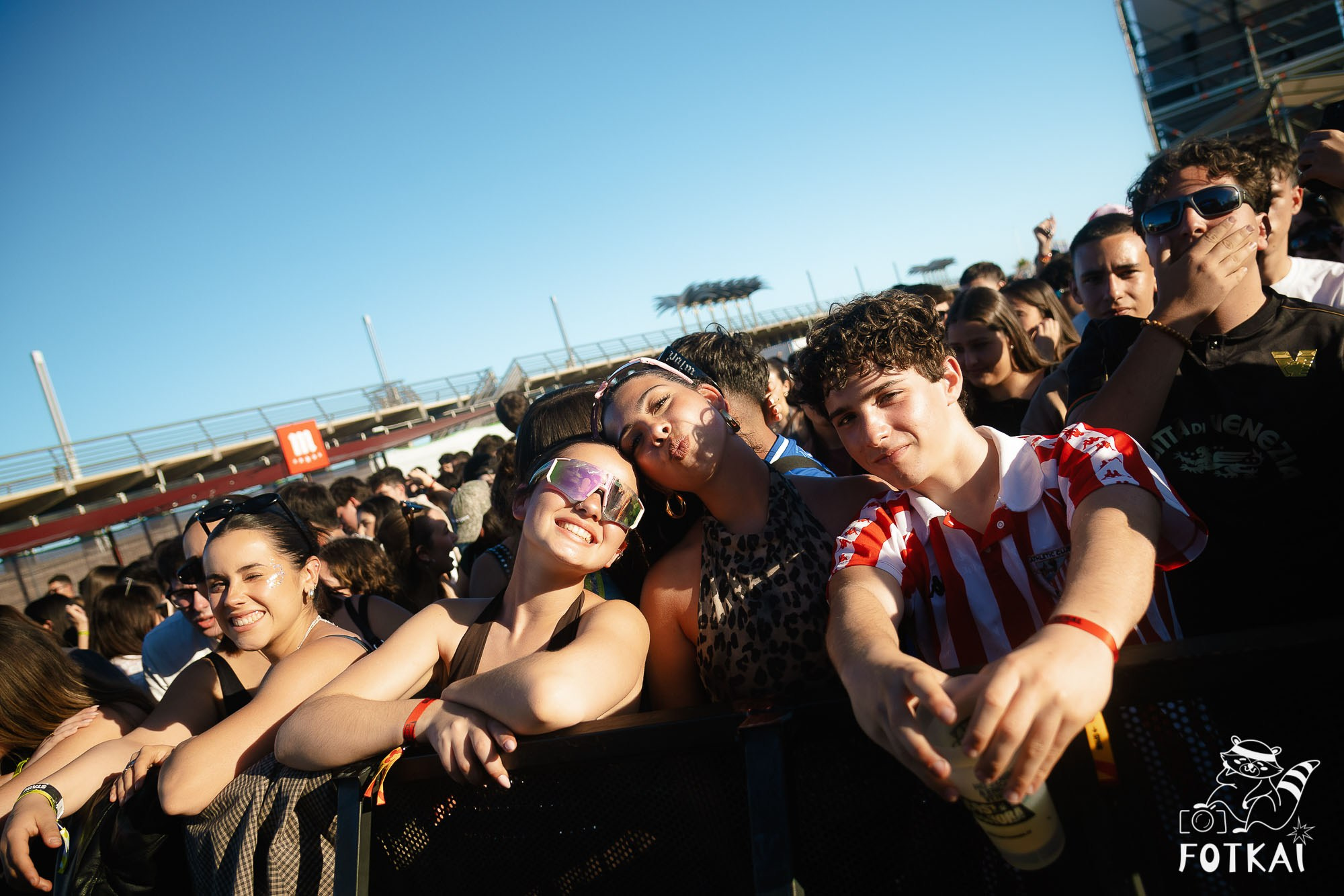 Fotos Costa Sonora 2026 Alicante Día 2 — busca tu foto y encuentra amigos del festival | FOTKAI