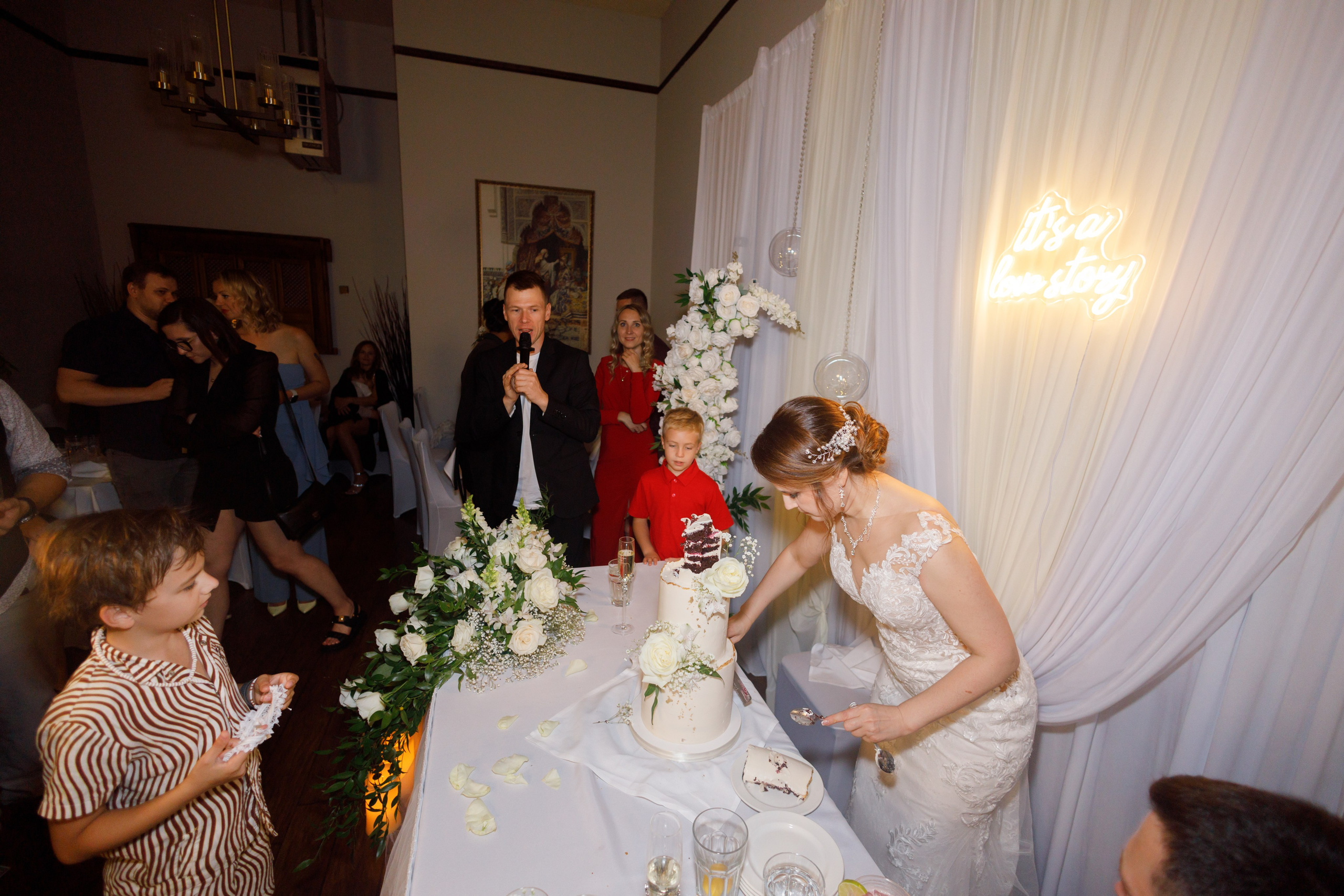Wedding banquet. Family and Event photographer in Bay Area Elena Tiuriumina