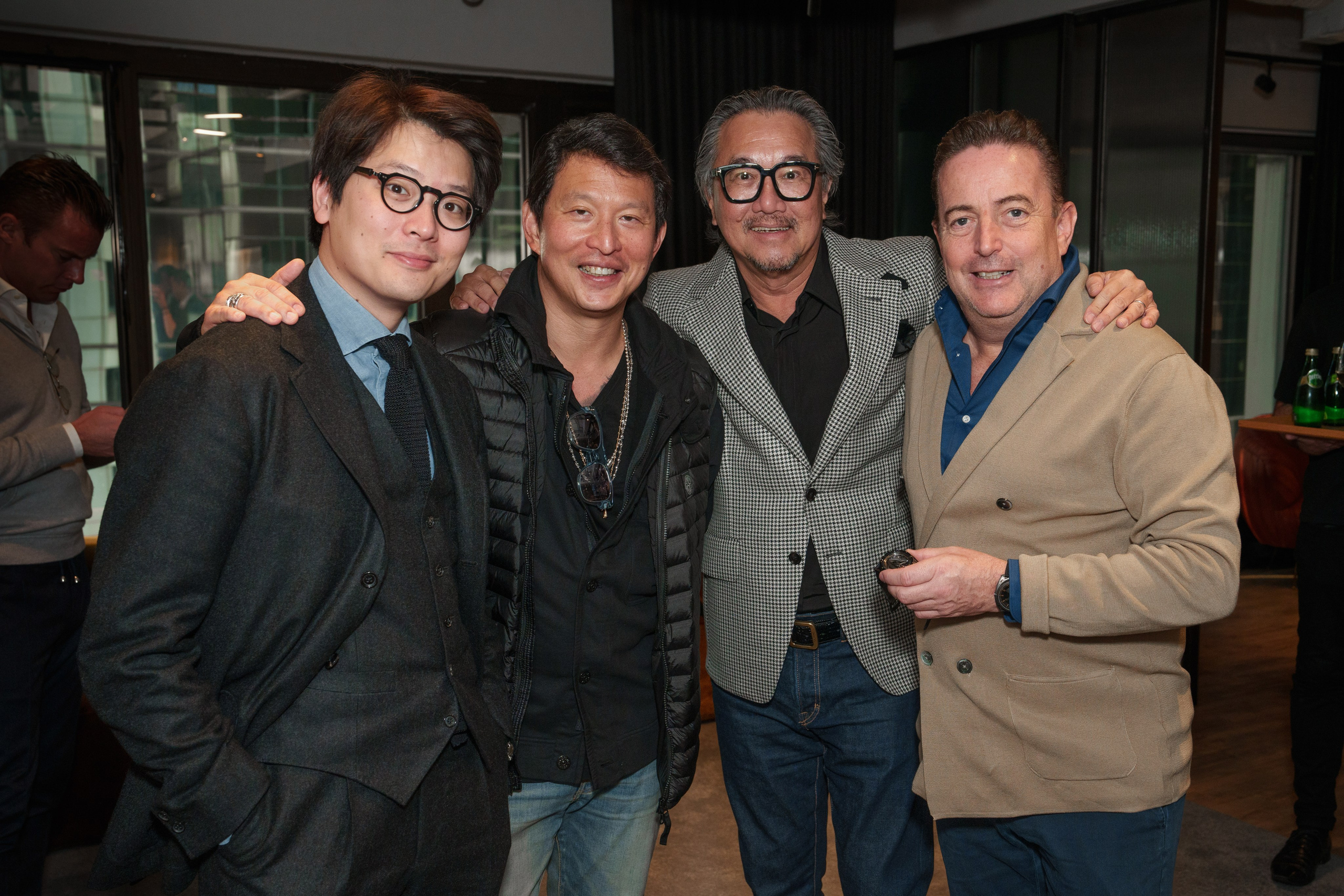 WATCHBOX. ФОТОГРАФ В ГОНКОНГЕ (СВАДЬБЫ, FASHION, СЕМЕЙНЫЕ, МЕРОПРИЯТИЯ, ФОТОПРОГУЛКИ)