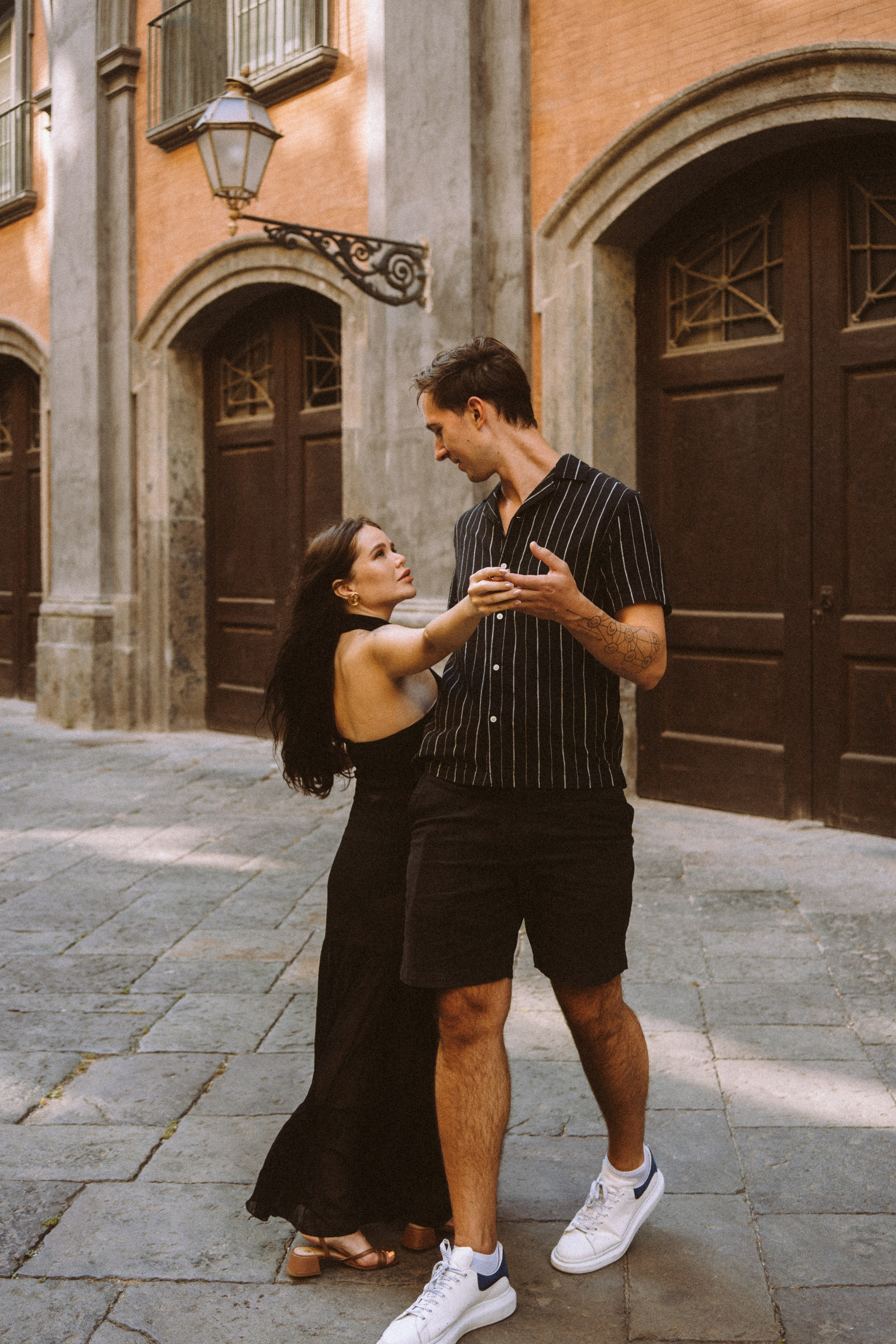 Sasha & Lisa +1. Pagina principale