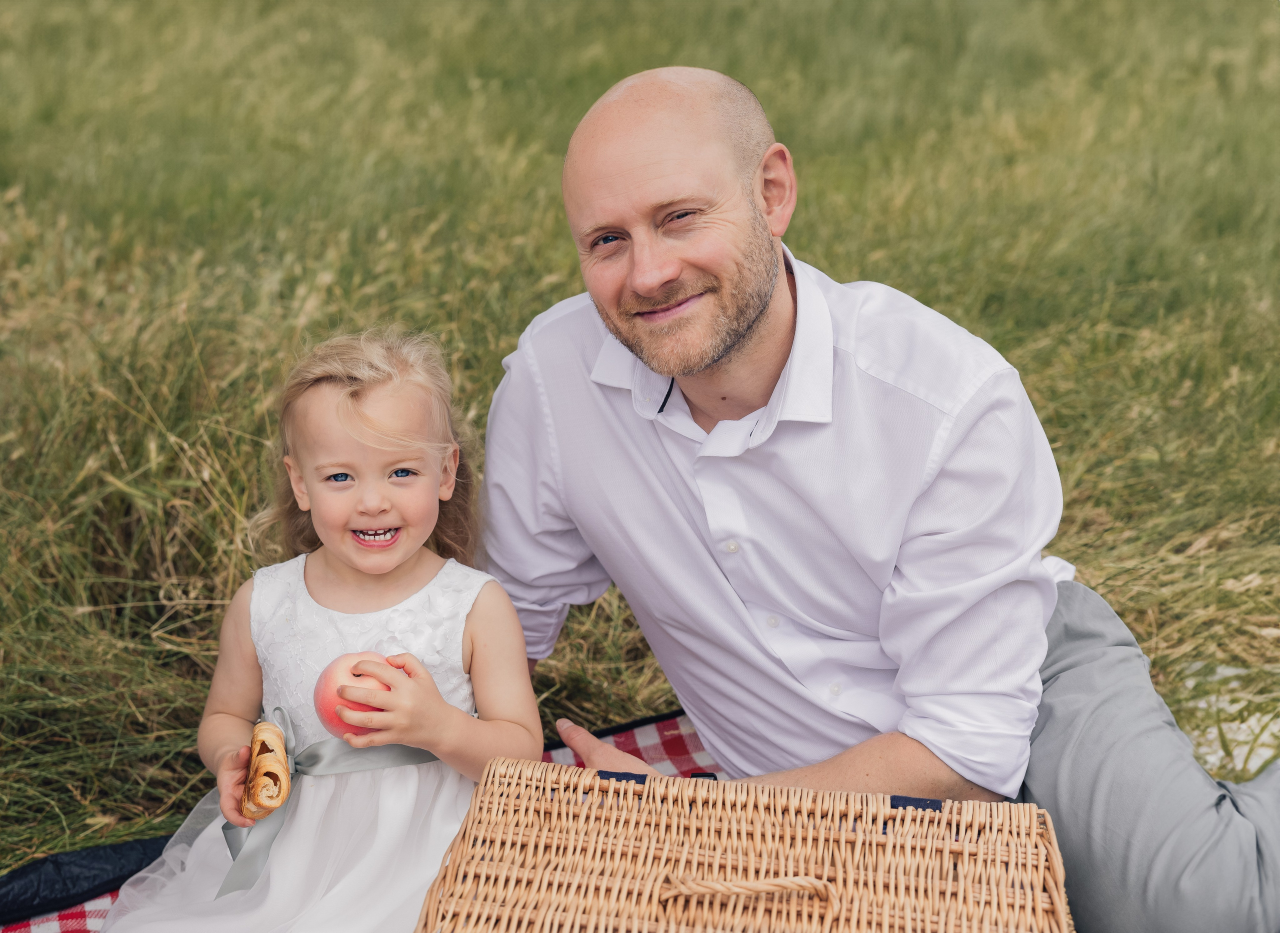 Summer Picnics. PHOTOGRAPHER IN LONDON