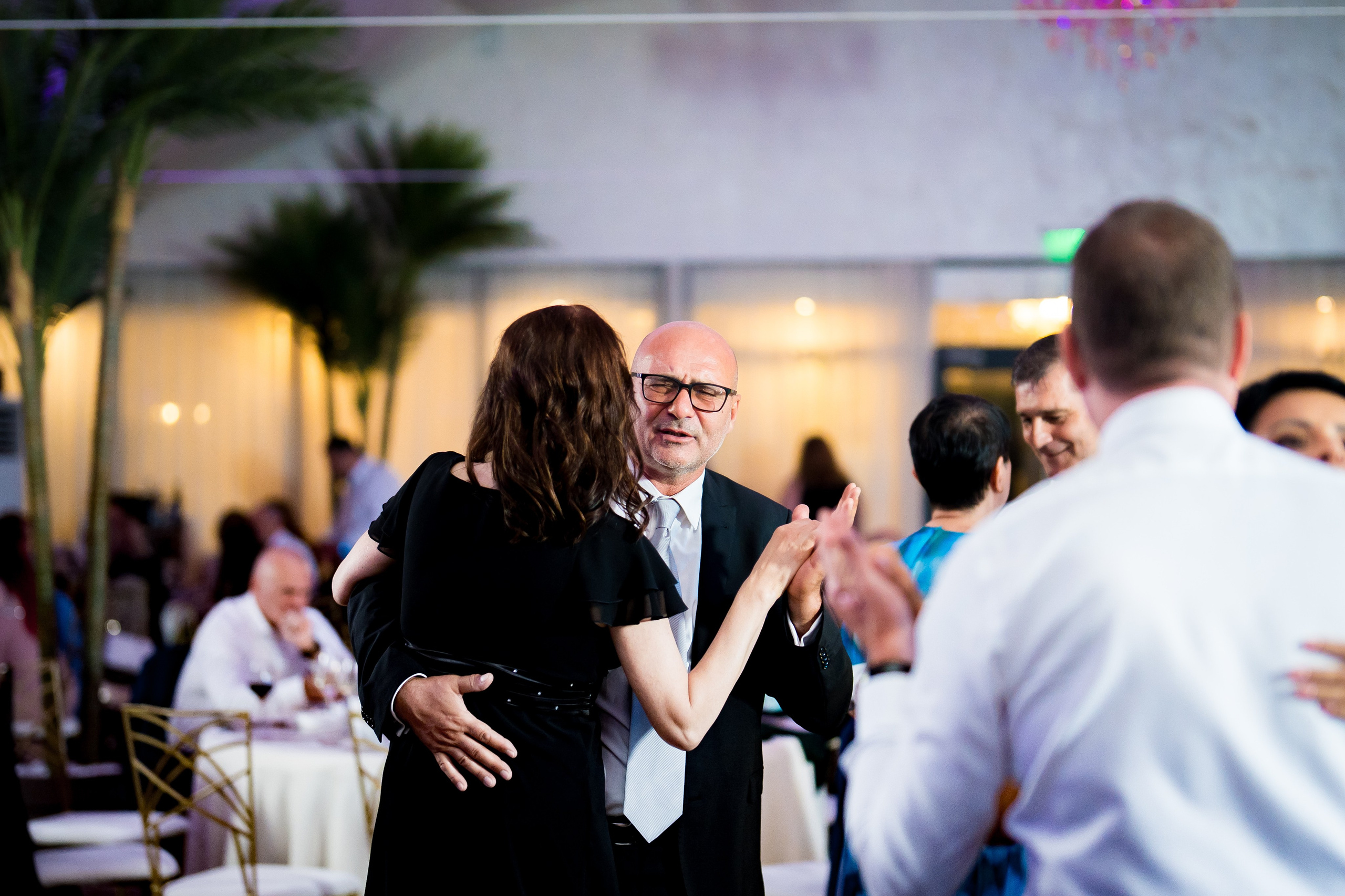 PARTY. Gabriel Florea — Fotograf nuntă București