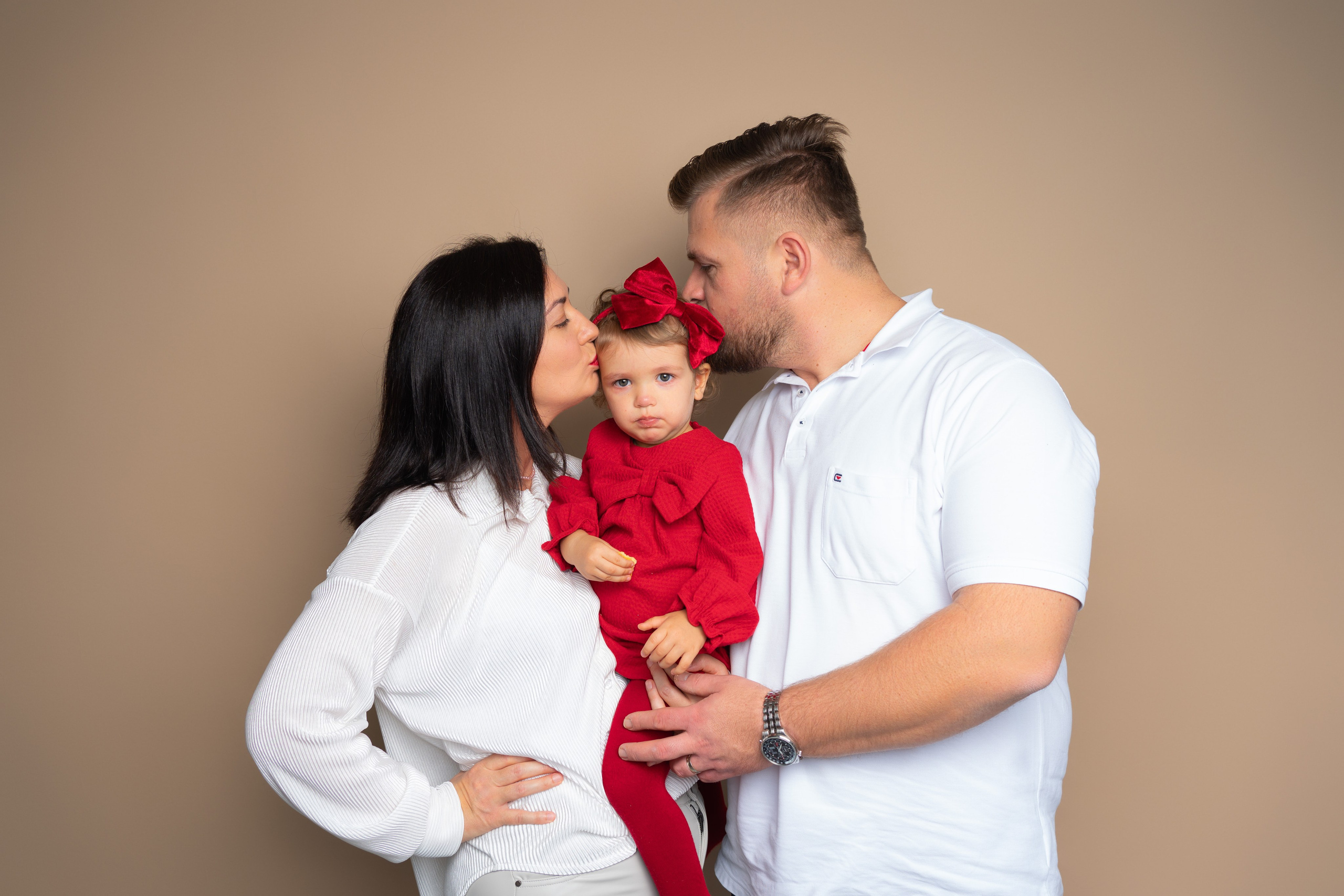 Familieshooting. Neugeborenenfotografin und Retoucher in Augsburg Nastassia Schneider
