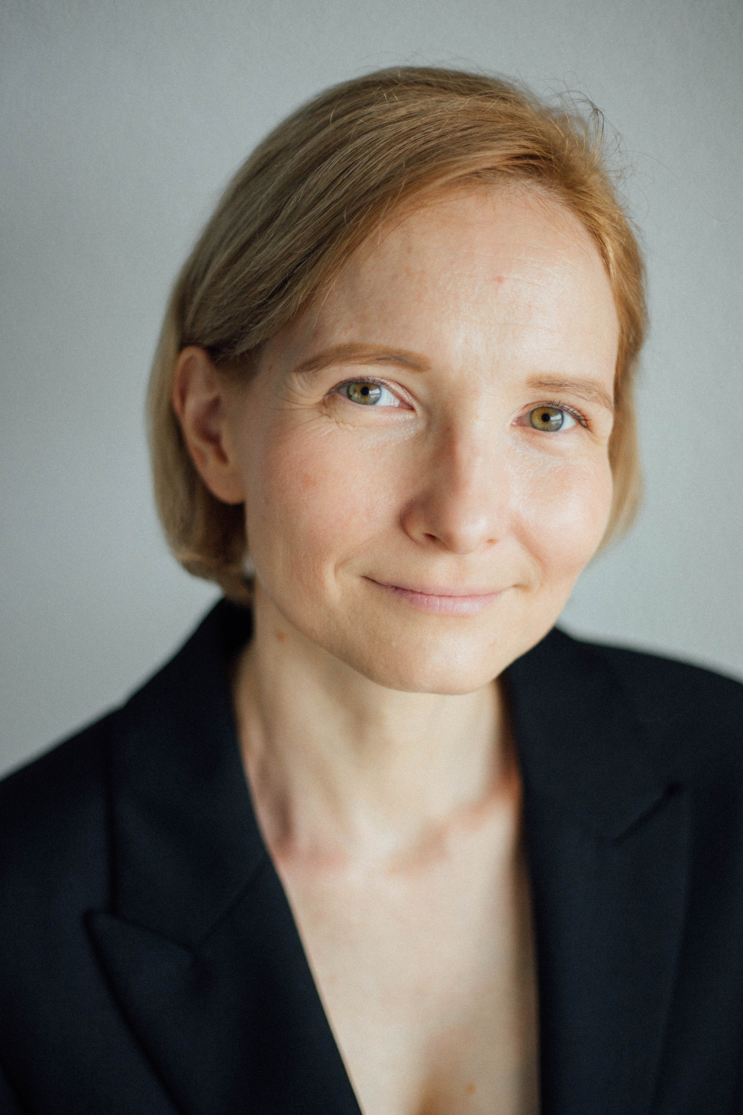 Mariya. Portrait and family photographer Lausanne, Geneva, and Montreux