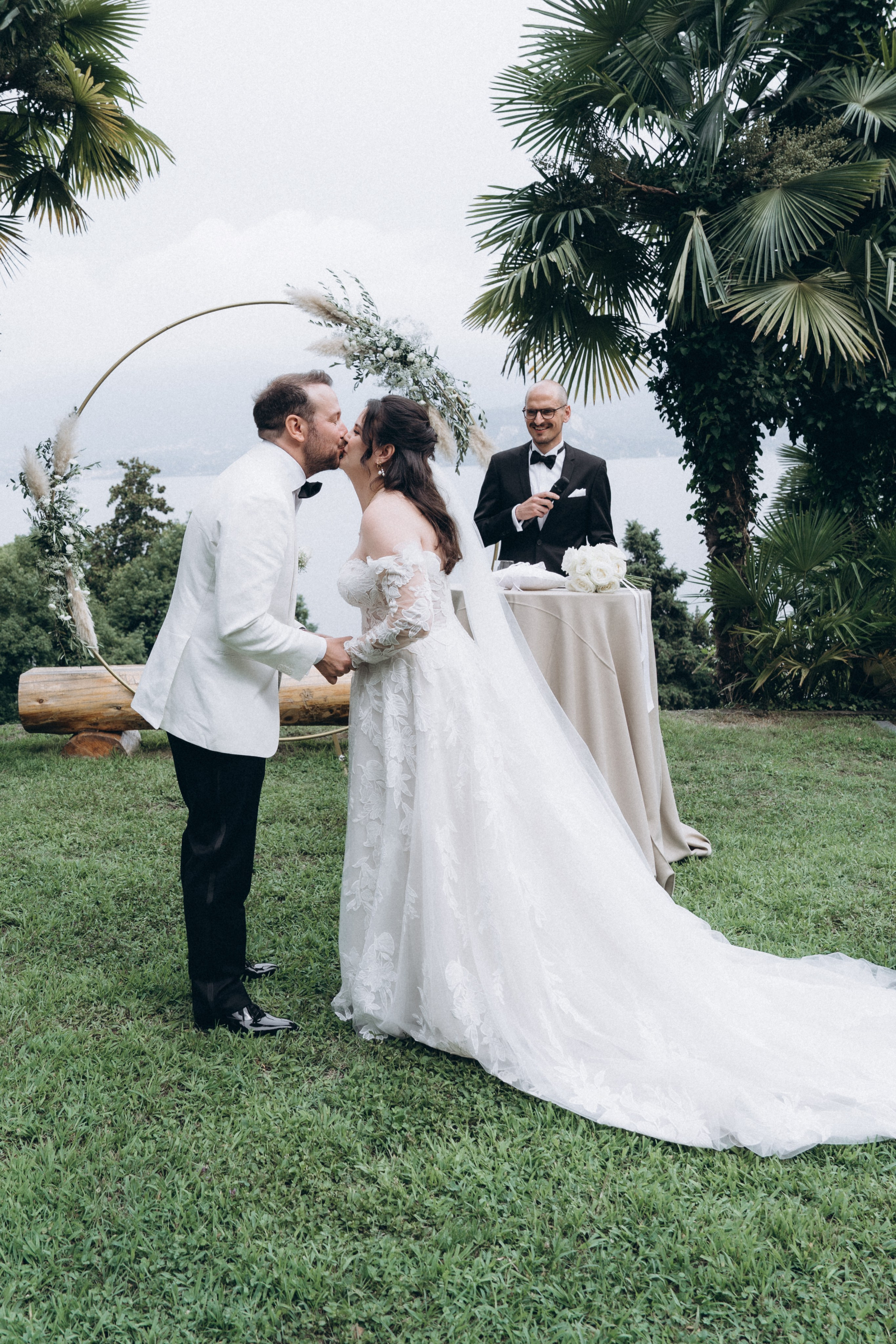 LAURA AND DOMENIK_LAKE MAGGIORE. PHOTOGRAPHER IN ITALY