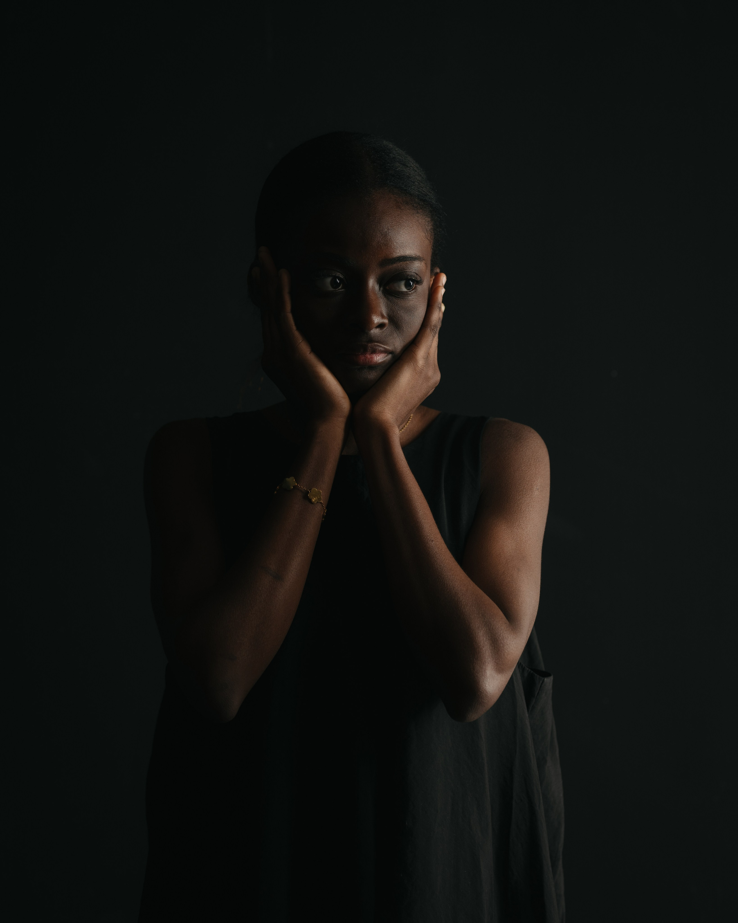 BEATRIZ. Anastasiia Antoniuk portrait, family and couple photographer, Portugal