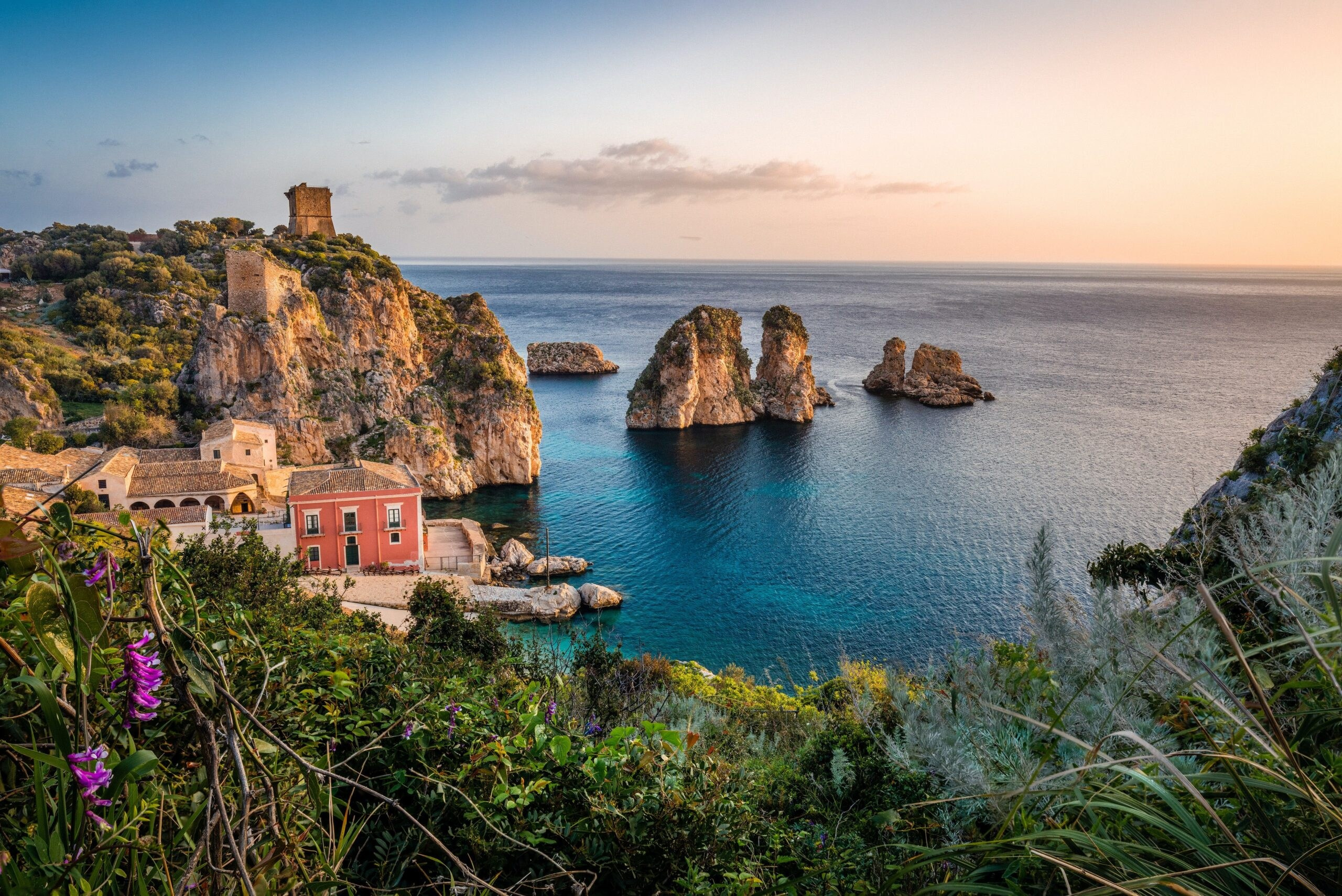 Dreamy Locations for an Italy Elopement: Insights from an Italy Destination Photographer. Destination Wedding Photographer Alex Pasarelu