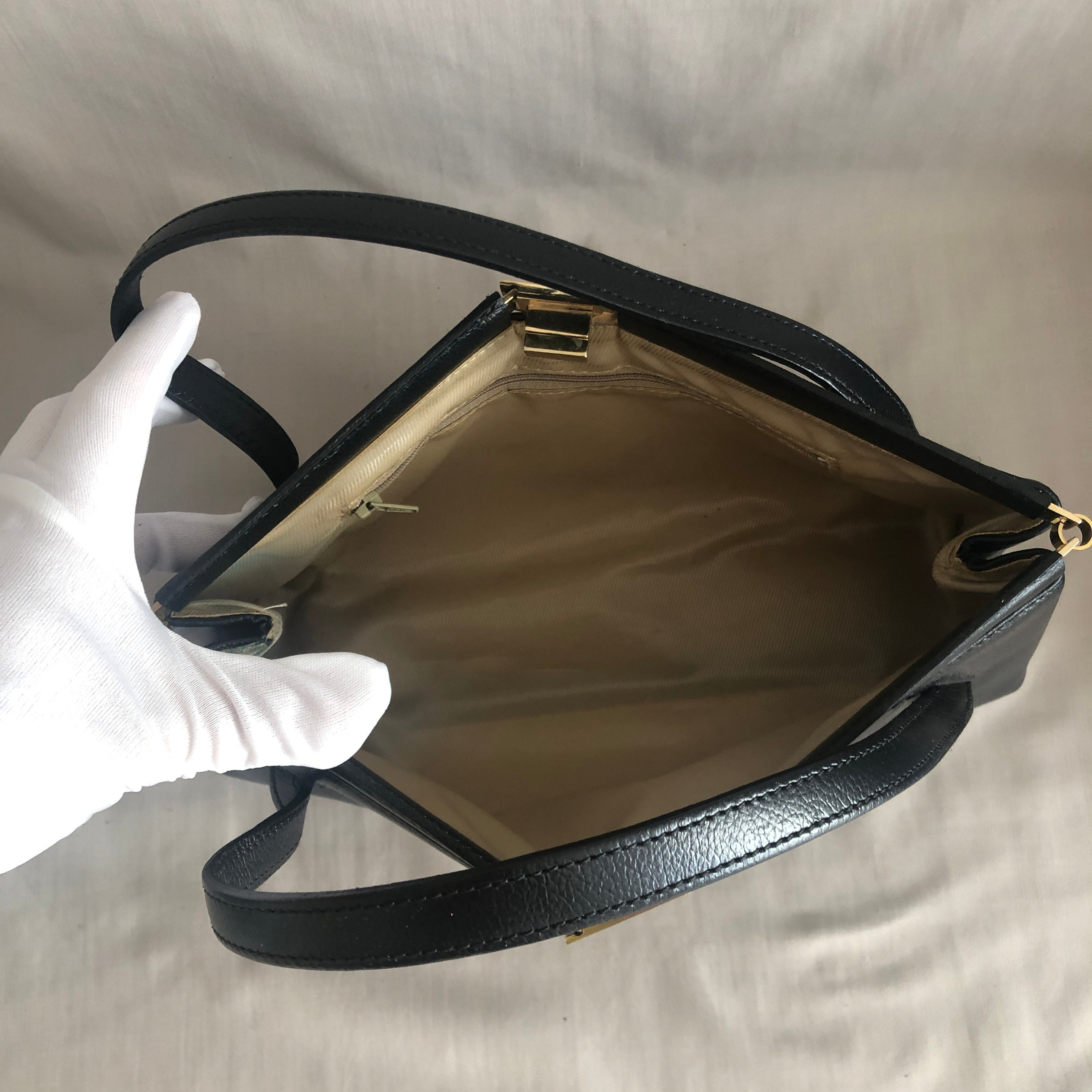 Bag6. Современнные и актикварные украшения в Барселоне, Москве и Санкт-Петербурге