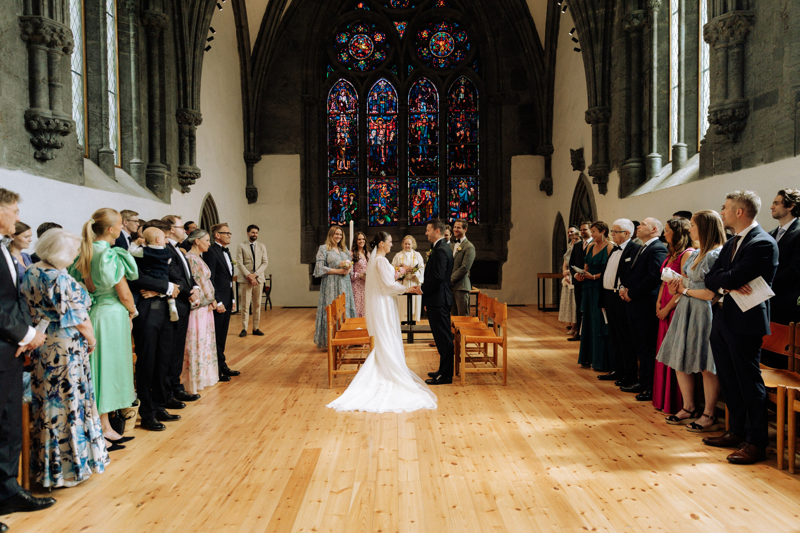 Just lots of love. Warm family & Wedding stories