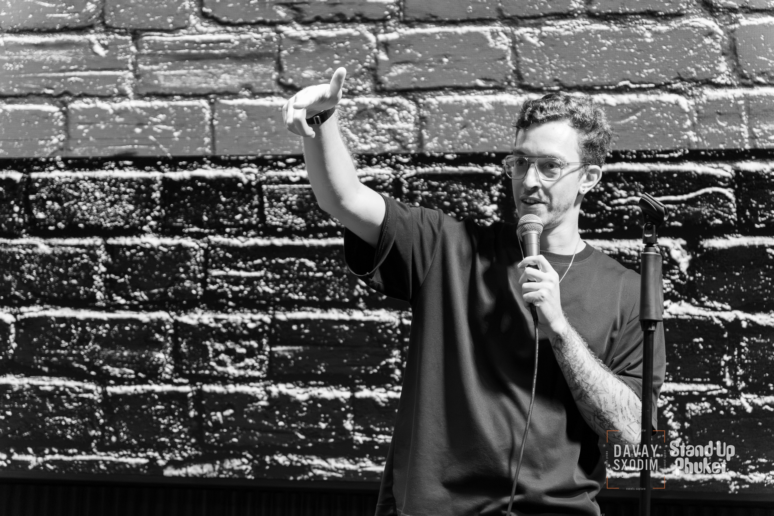 Standup Влада Лапина | Фоторепортаж | Афиша | DAVAYSXODIM.com PHUKET. АФИША|ФОТОРЕПОРТАЖИ|ИВЕНТЫ|ПХУКЕТ