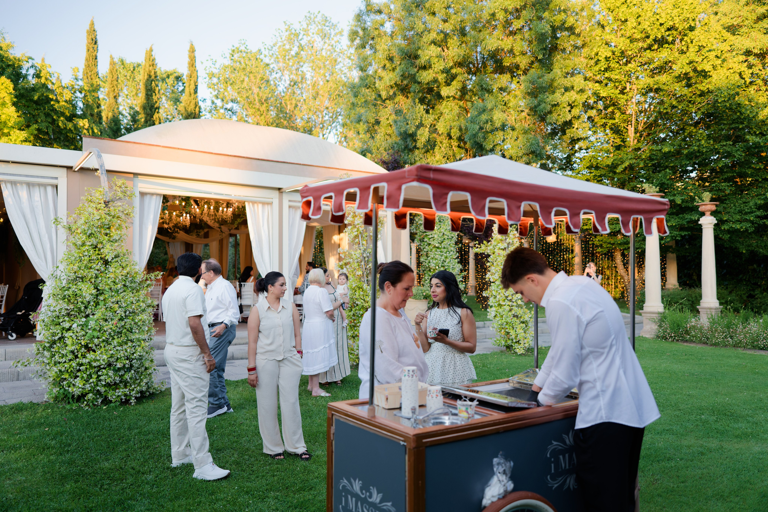 Pizza Party at Tenuta Massini, Florence, Italy. Destination Wedding Photographer — Nikita Burtsev