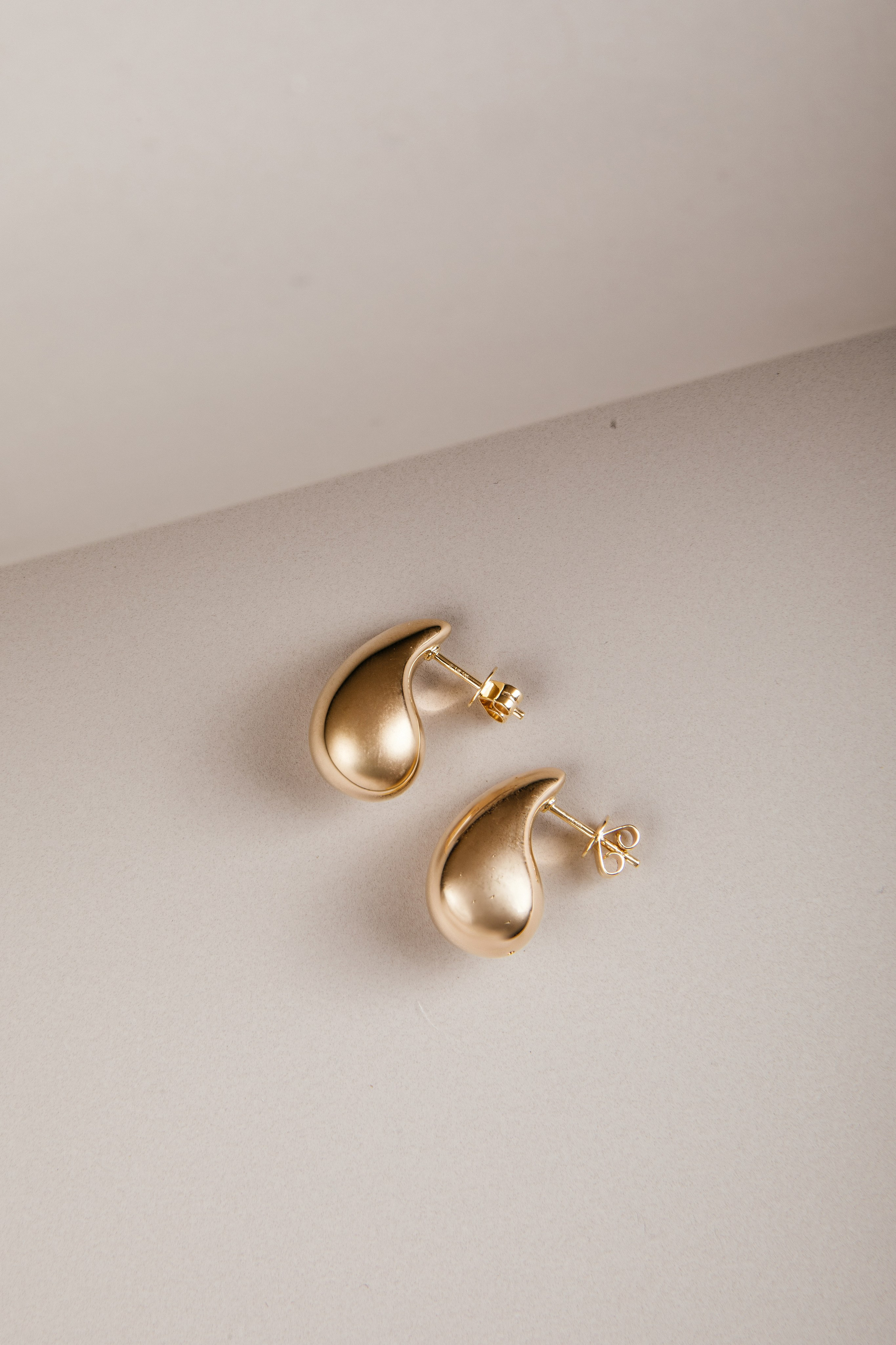 Joyas. Maria Kulakova — Fotógrafa en Santiago | Fotografía de producto, marcas y familias