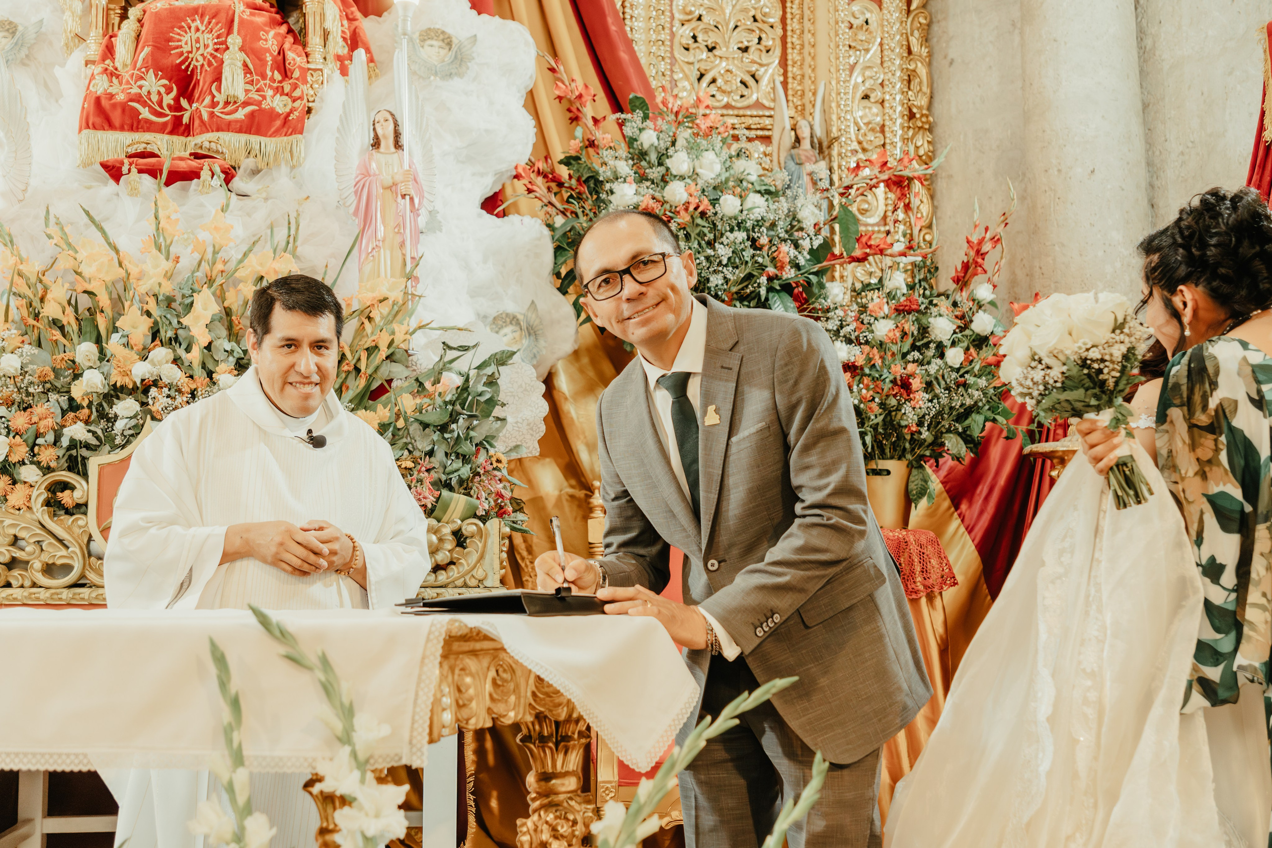 VANESSA + FRANKLIN BODA RELIGIOSA. Studio KVTA | Fotografía y Video de Bodas en Arequipa