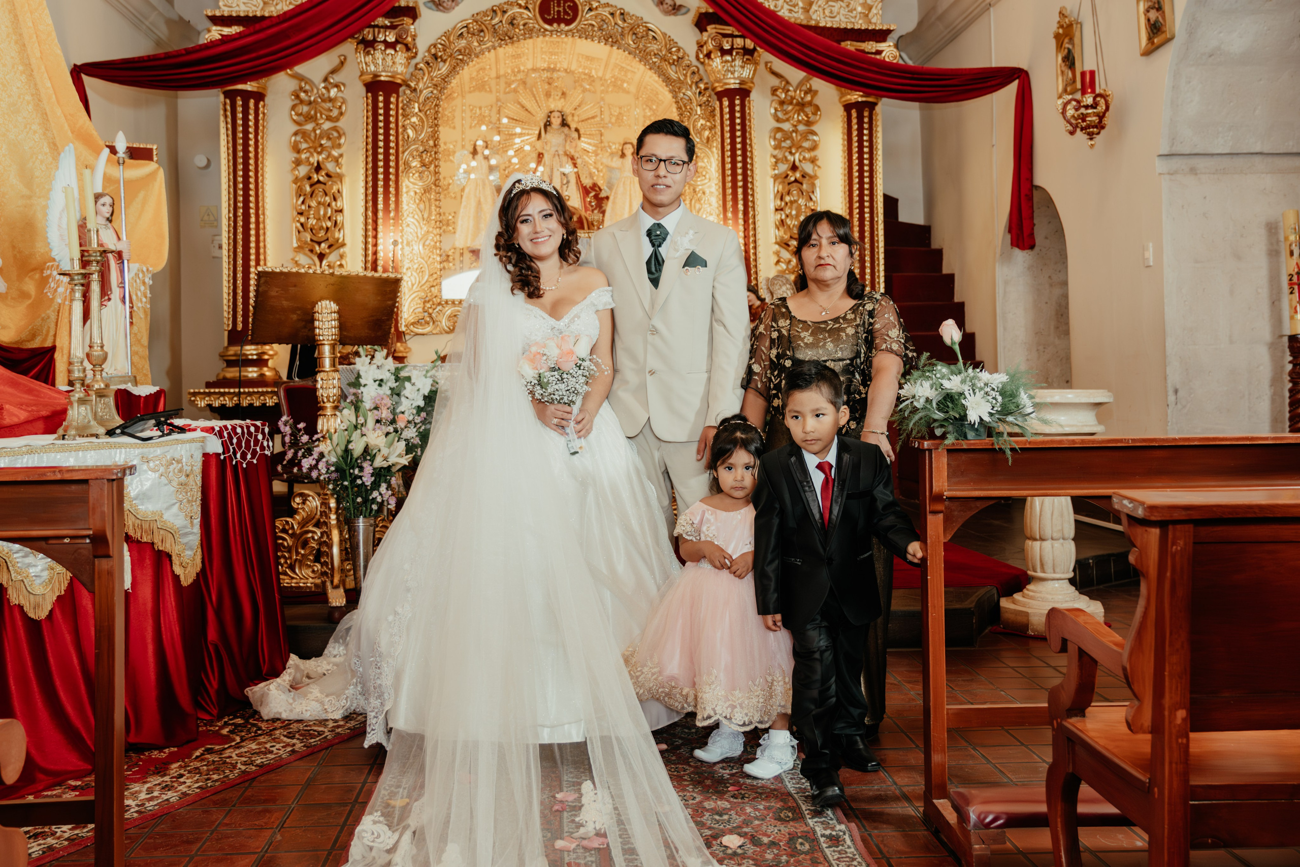 ANGIE + MANUEL BODA RELIGIOSA. Studio KVTA | Fotografía y Video de Bodas en Arequipa