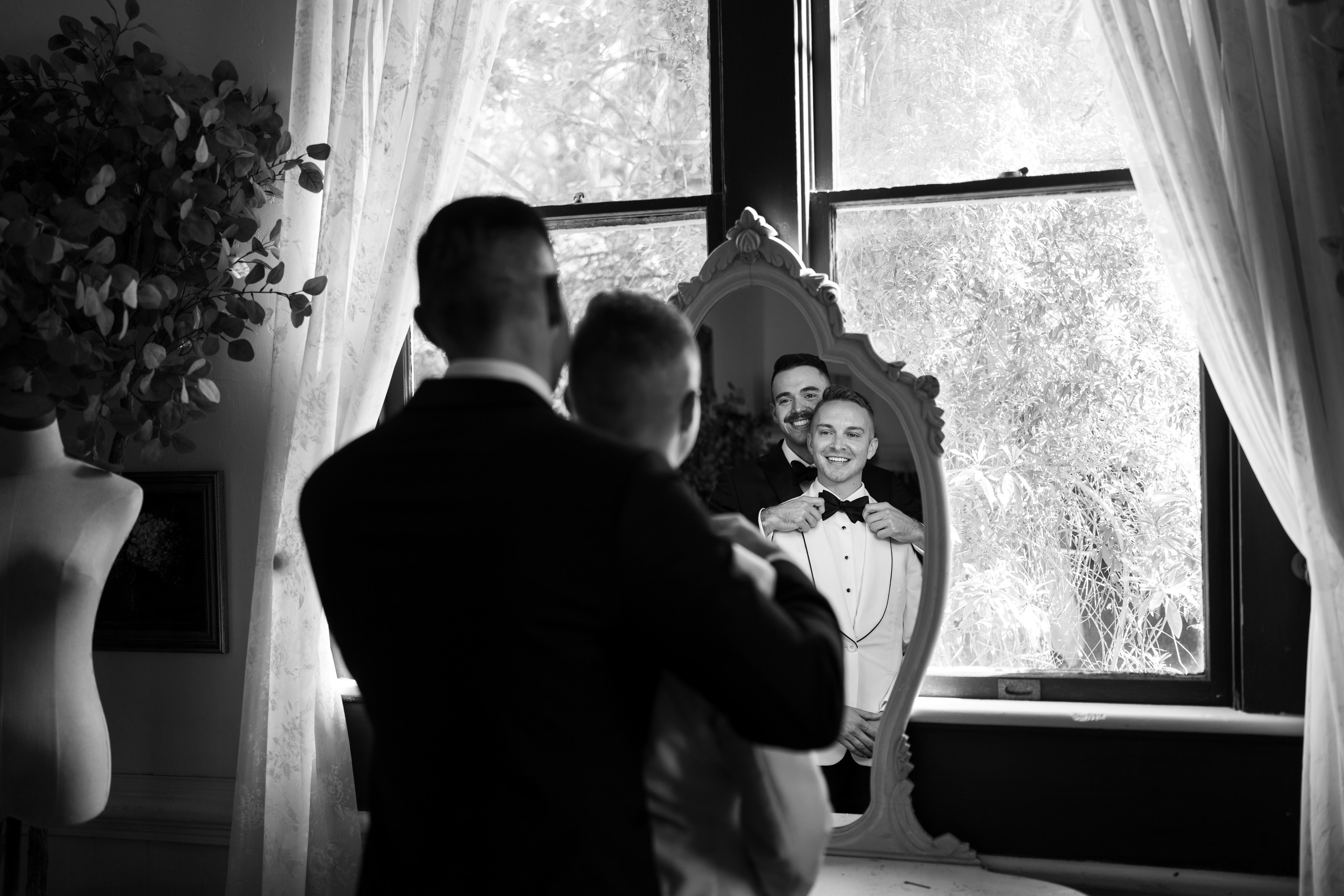 LGBT wedding photographer in California. Wedding Photography & Videography Team in California, Los Angeles, San Francisco, San Diego and Travel