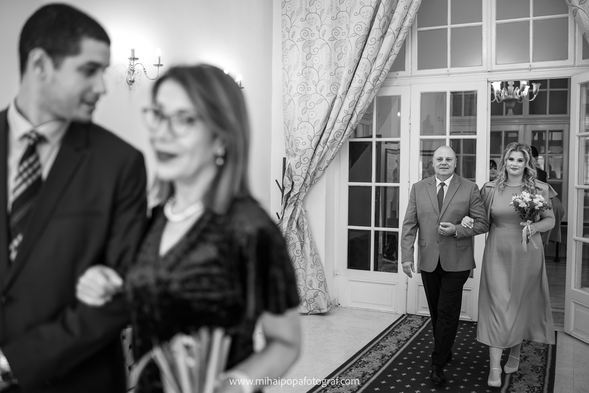 Fotograf Cununie Civilă în București - Mihai Popa Fotograf. Fotograf Nuntă & Botez București - Mihai Popa | Dincolo de oameni, imortalizez emoții!