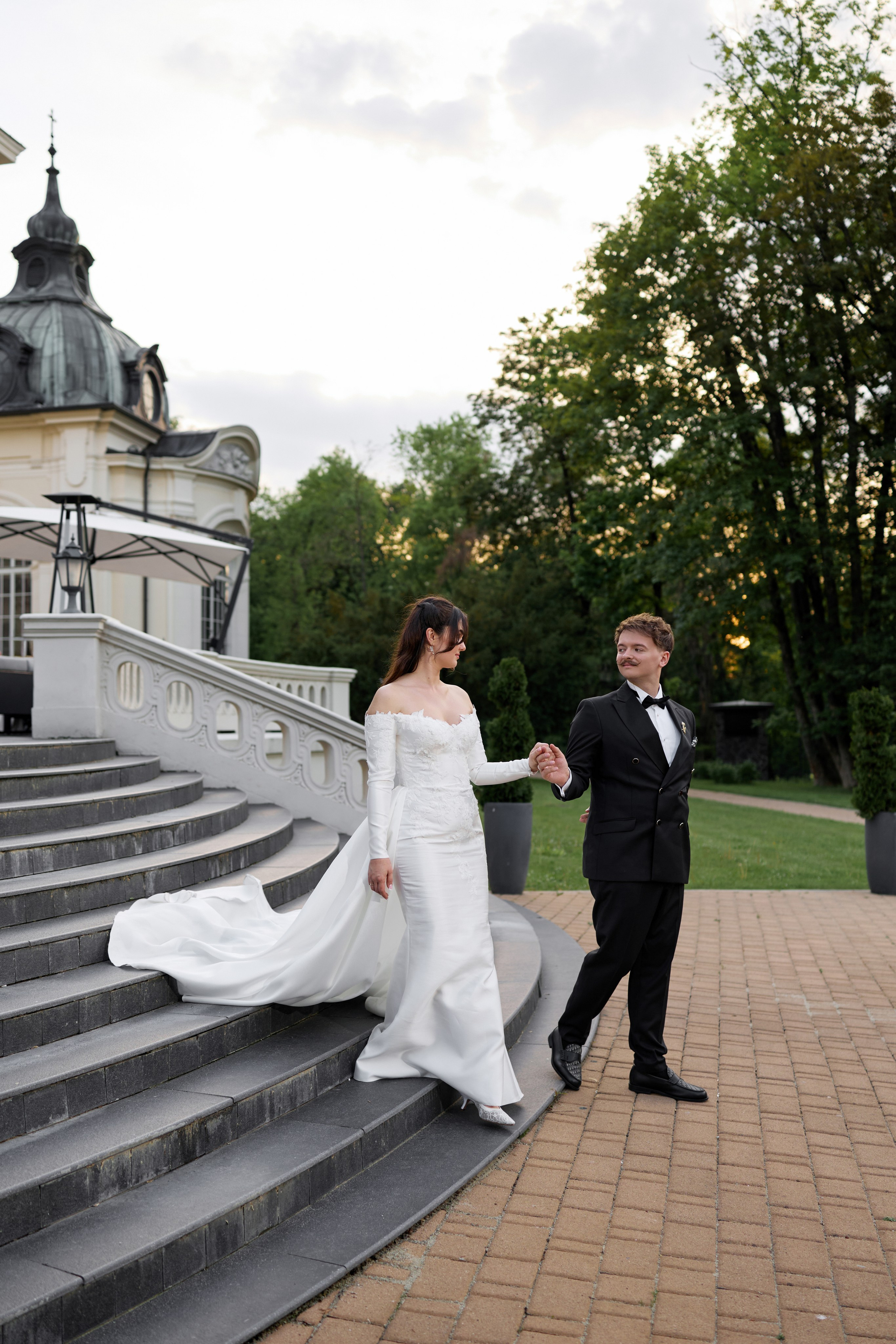 Wiktoria & Kacper. Pałac Goetz. Fotograf ślubny i rodzinny w Krakowie Yana Klymova